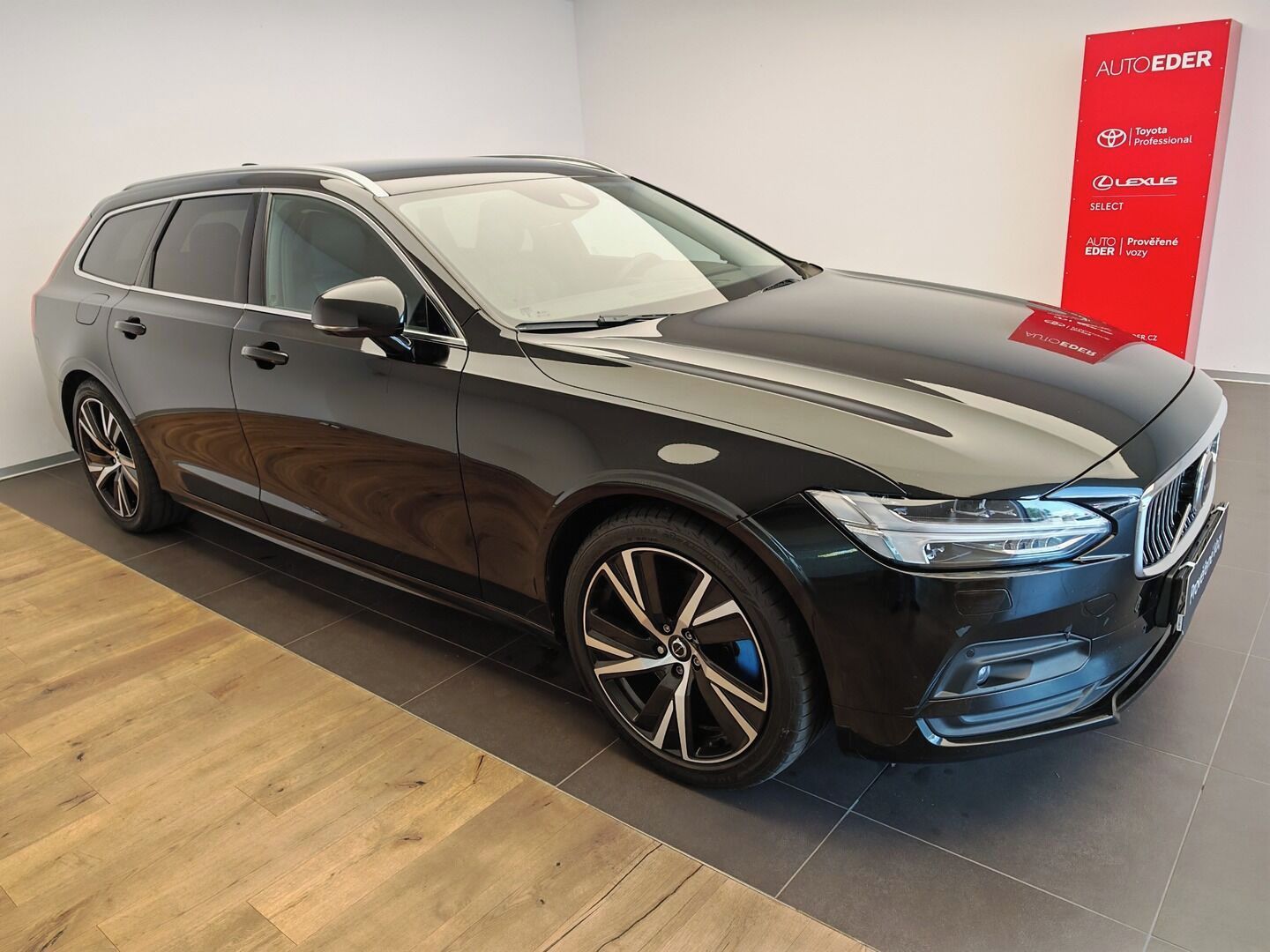 Volvo V90, Momentum Advanced - fotka 3