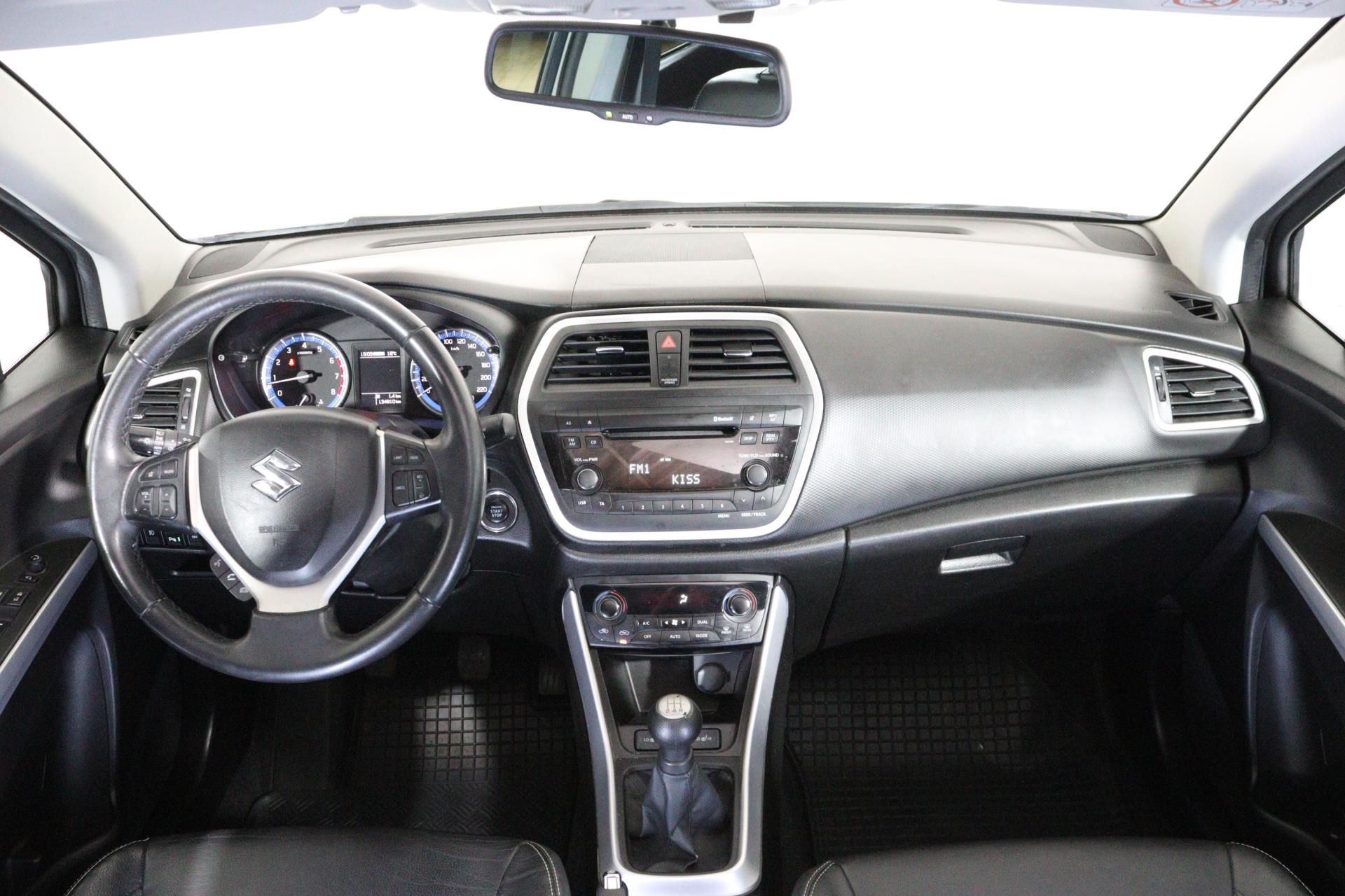 Suzuki SX4 S-Cross, 1,6i 88 kW 4x4/ STŘEŠNÍ OKNO, - fotka 5
