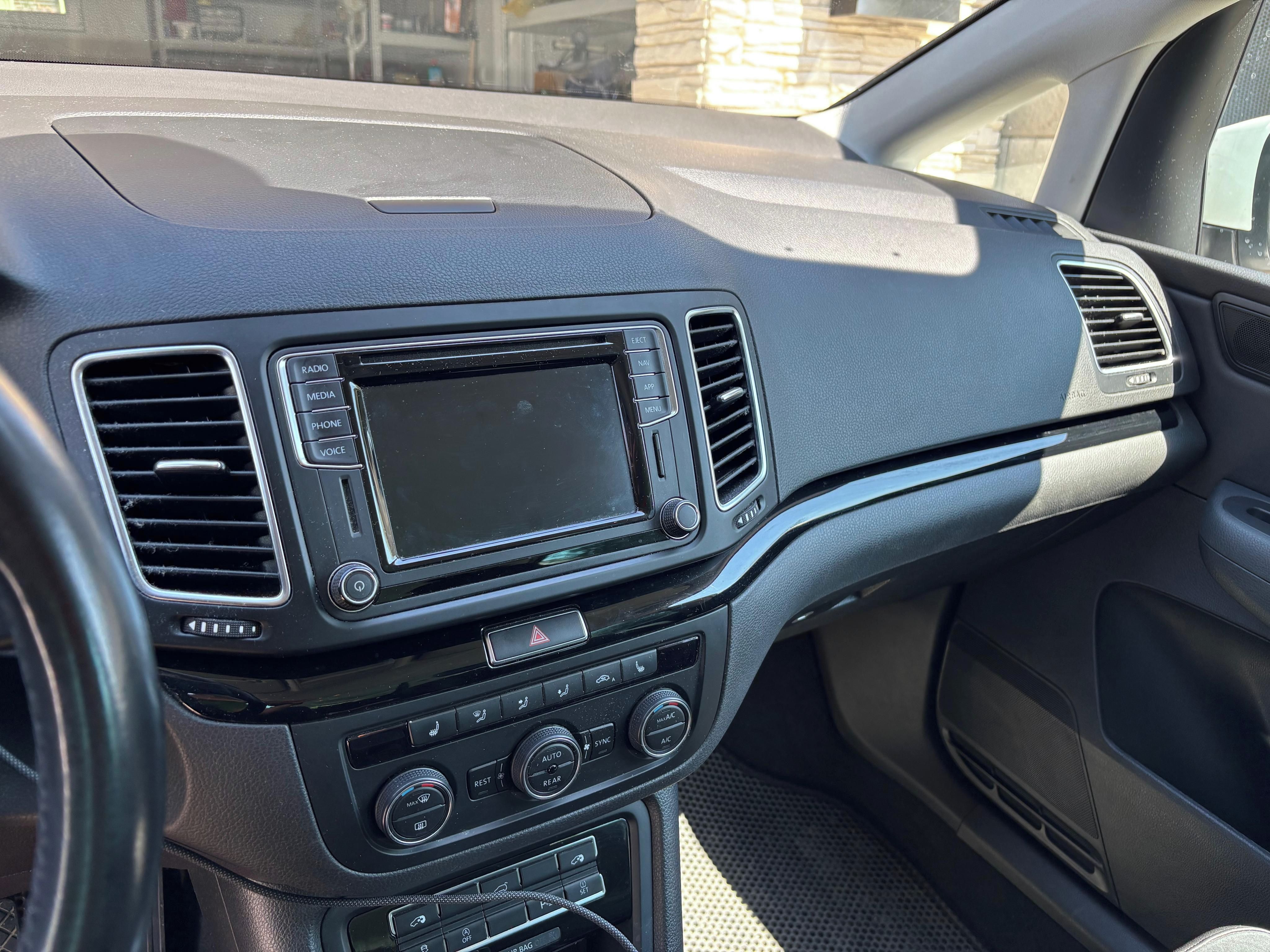 Volkswagen Sharan, 2.0TDI 135kW 4Motion DSG, DPH - fotka 5