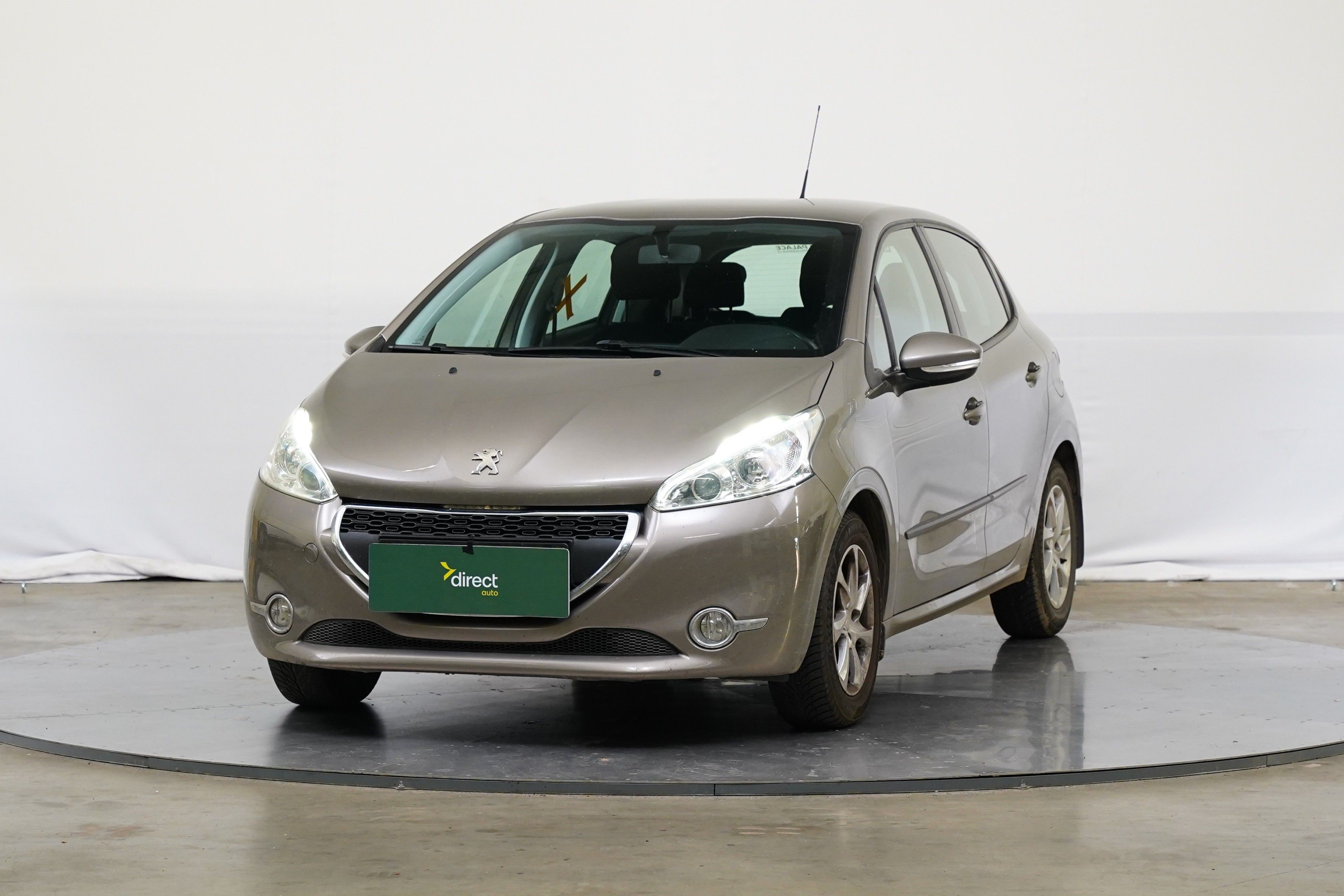 Peugeot 208, 1.2i 60 kW