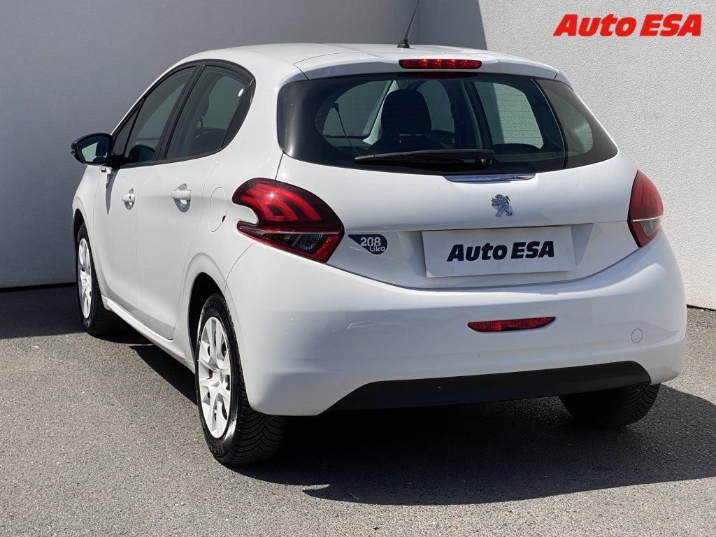Peugeot 208, 1.0 - fotka 6