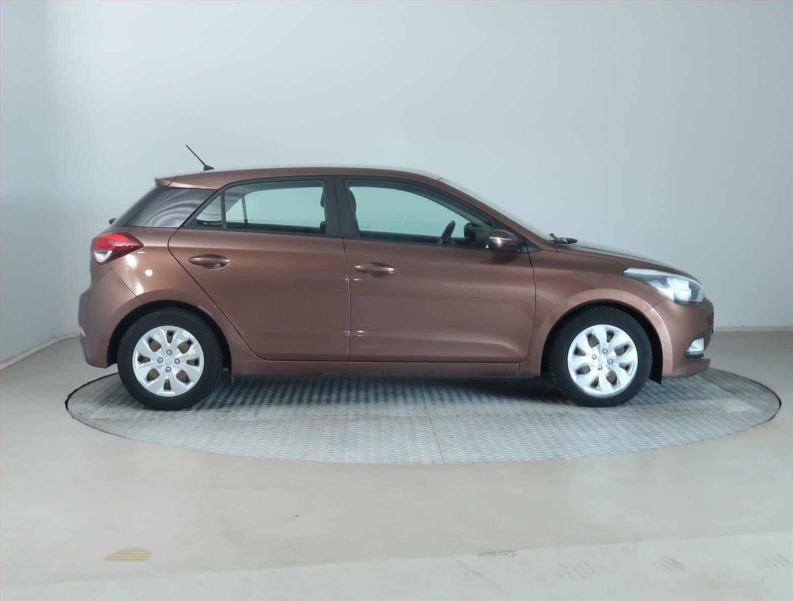 Hyundai i20, 1.2, Plus, Serv.kniha, Klima - fotka 6