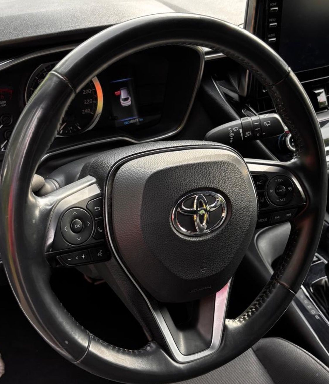 Toyota Corolla, 1.8 Hybrit - fotka 6