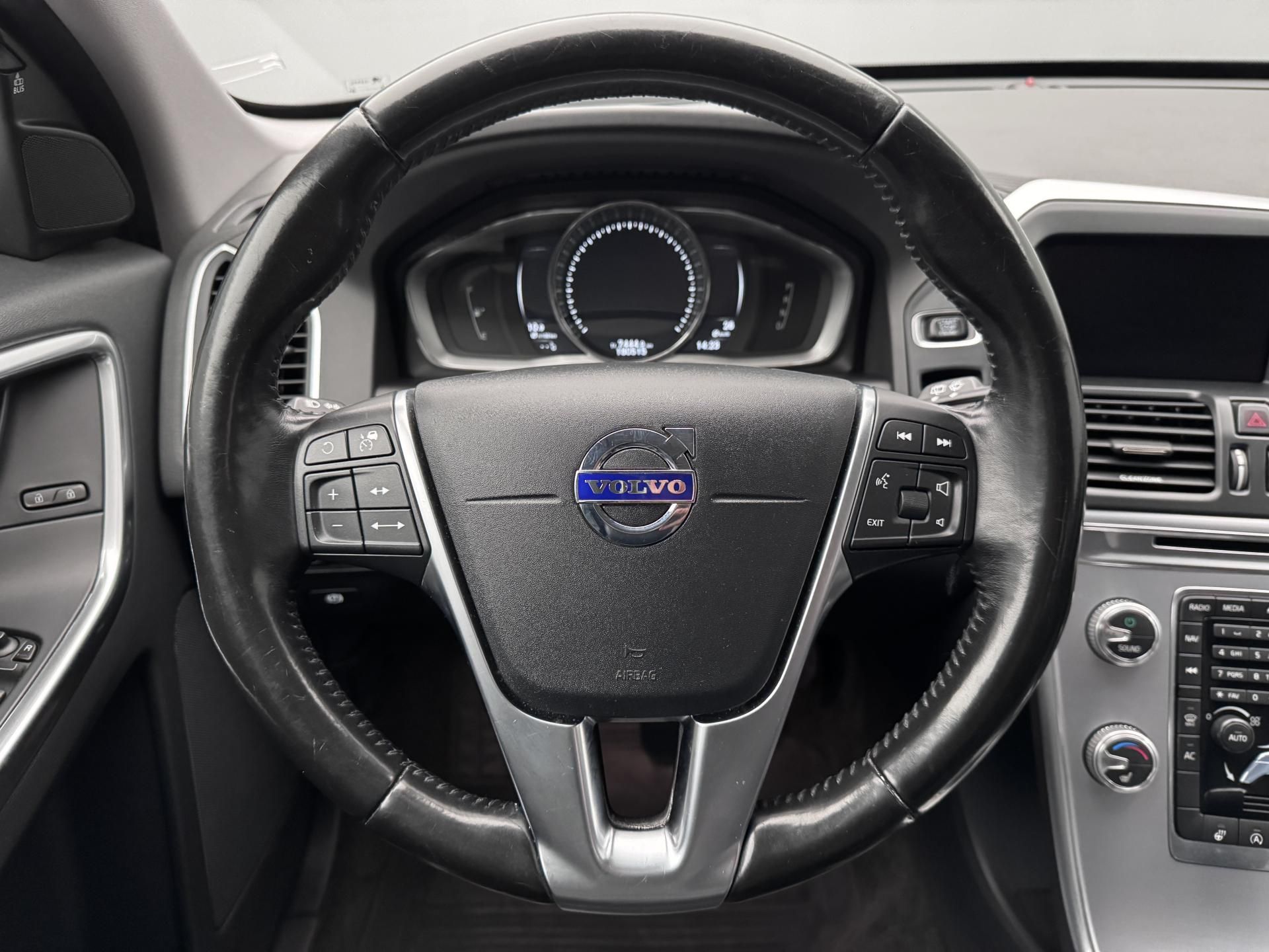 Volvo XC60, D4 AWD SUMMUM AUT - fotka 3