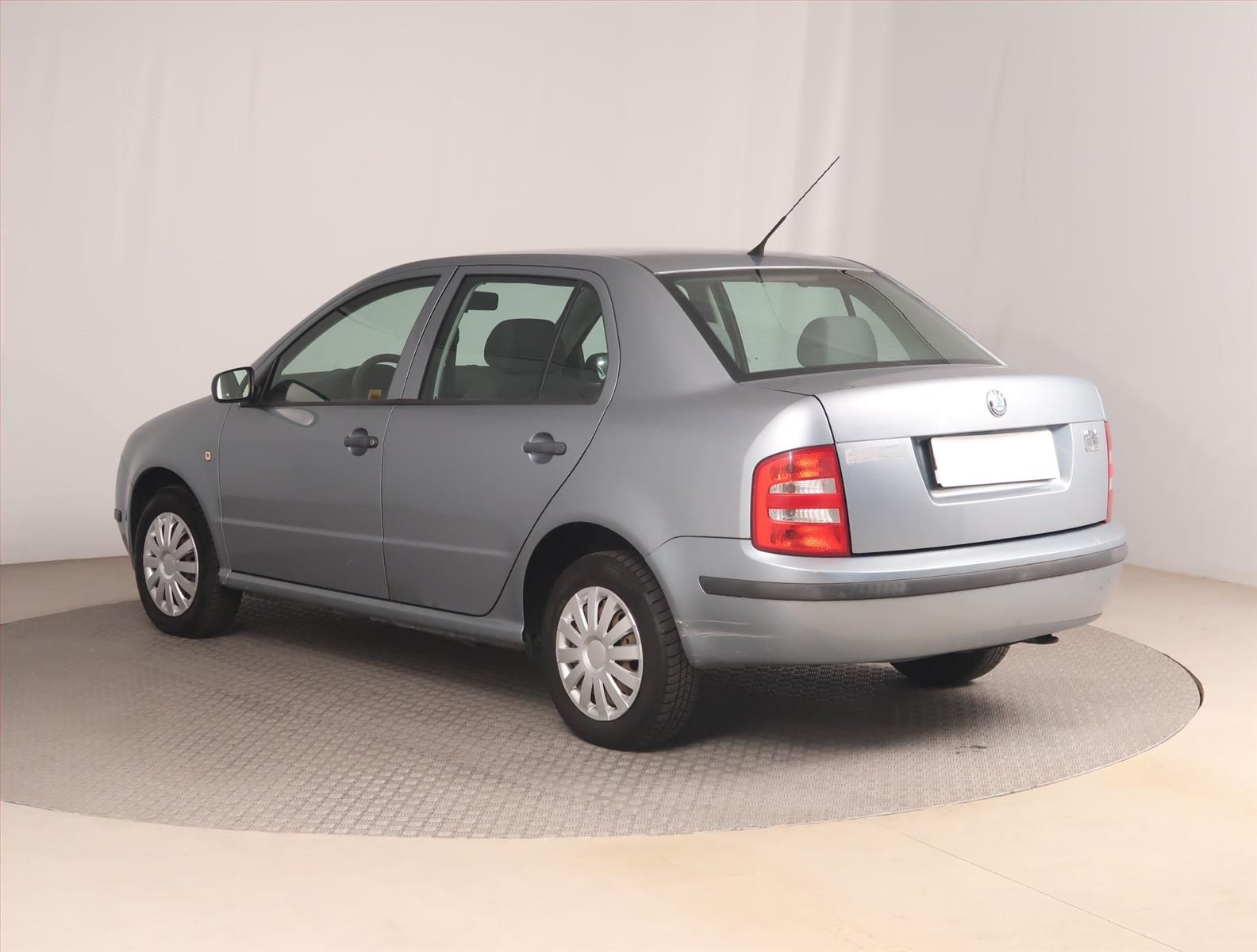 Škoda Fabia, 1.2 12V, rezervace - fotka 4