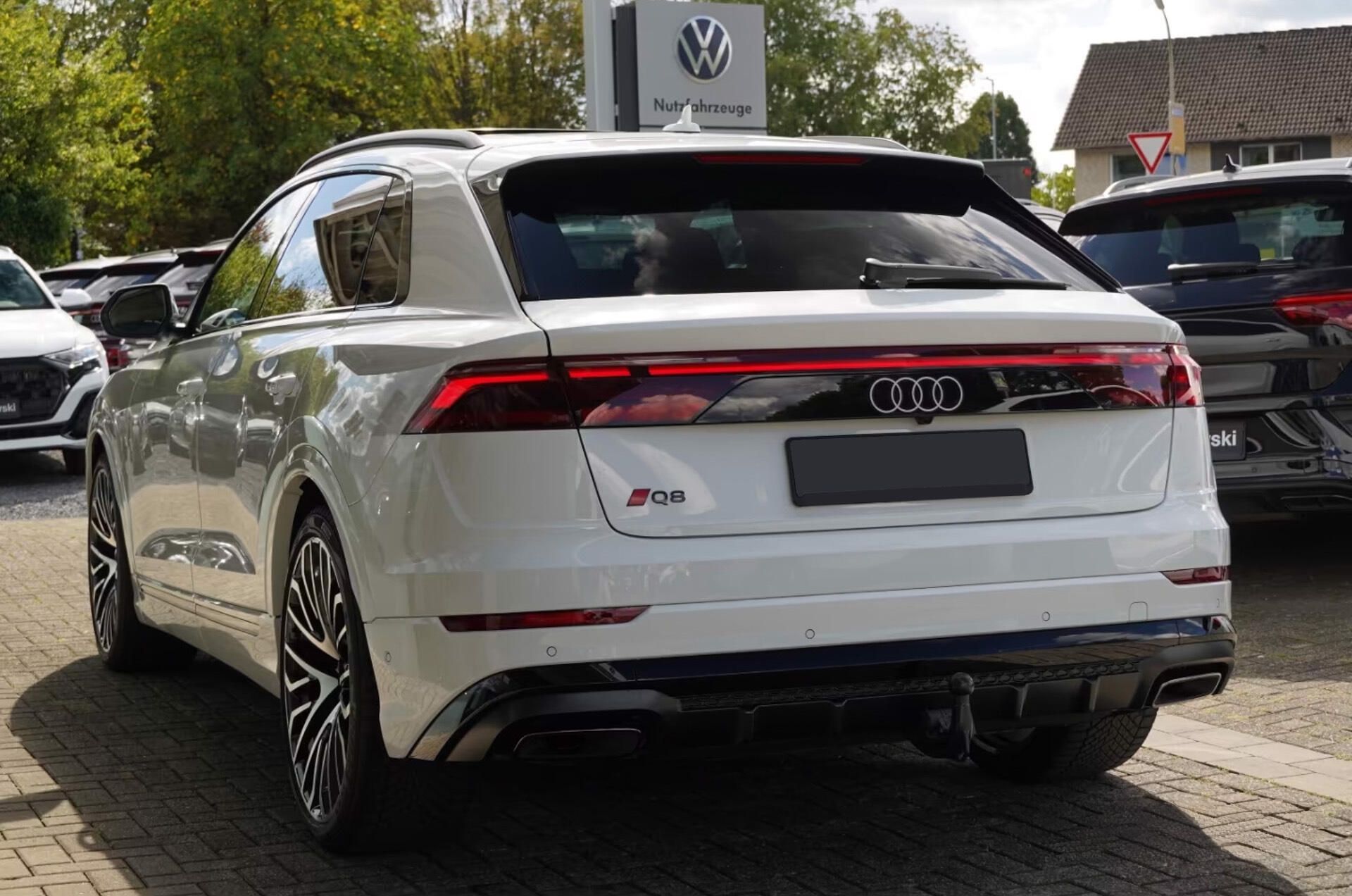 Audi Q8, TDI q 210kW S-Line Pano Matrix - fotka 6