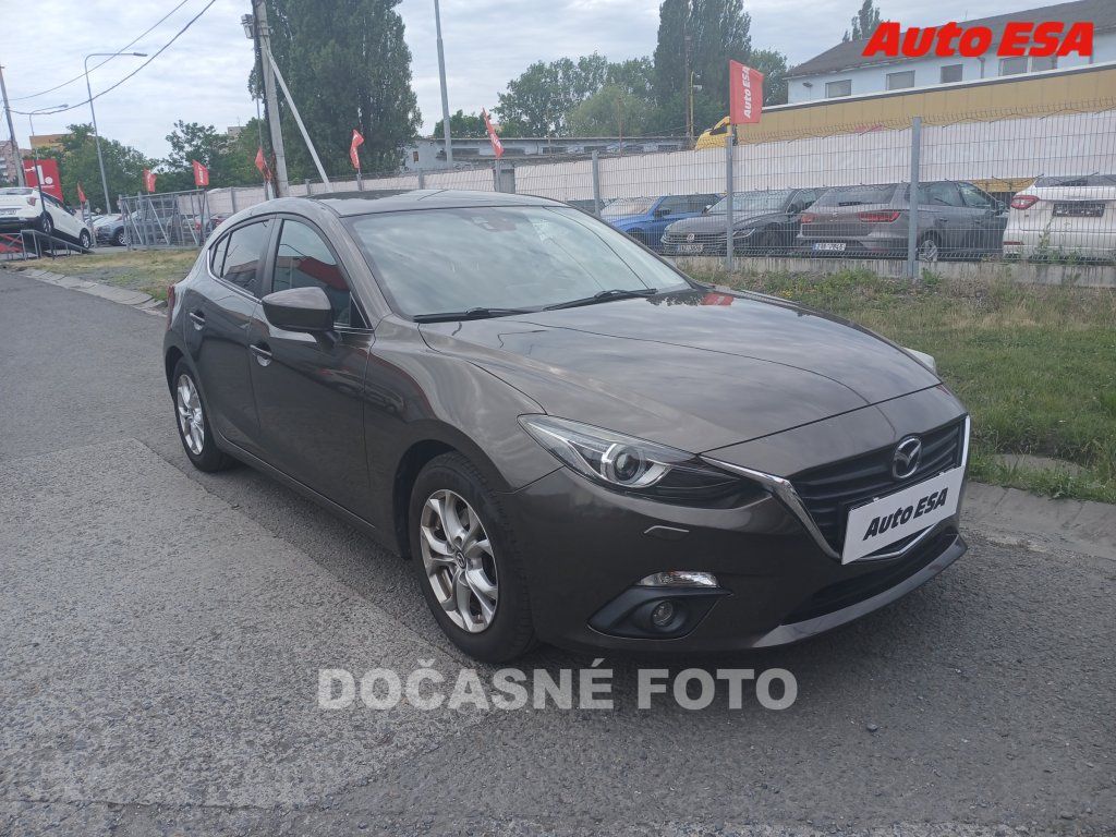 Mazda 3, 2.0i