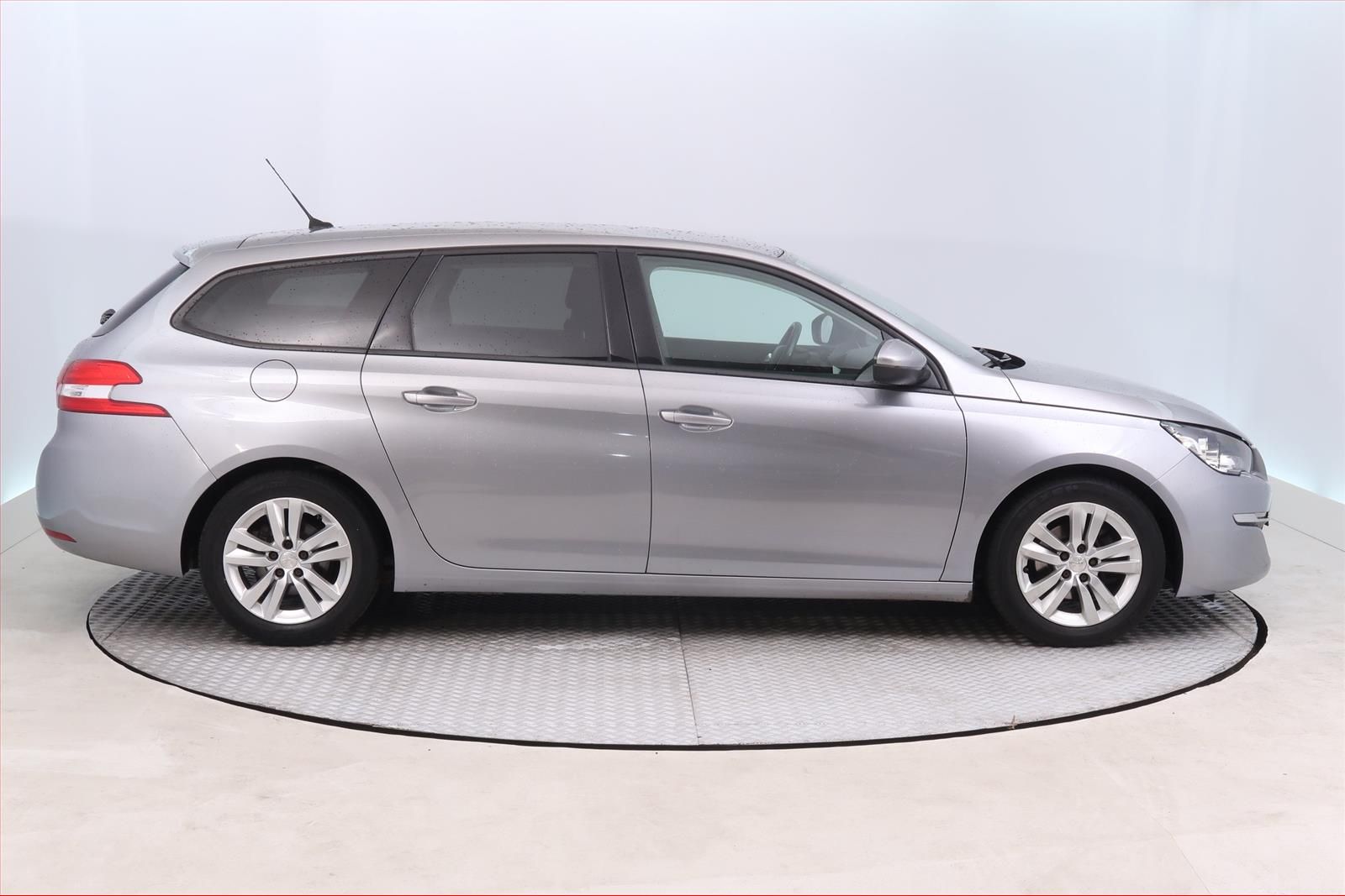 Peugeot 308, 1.6 BlueHDi, Serv.kniha, Navi - fotka 6