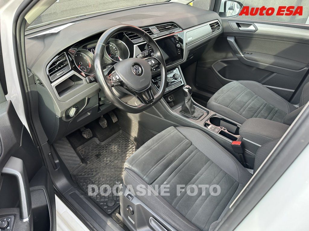Volkswagen Touran, 1.5 TSi,ČR - fotka 3
