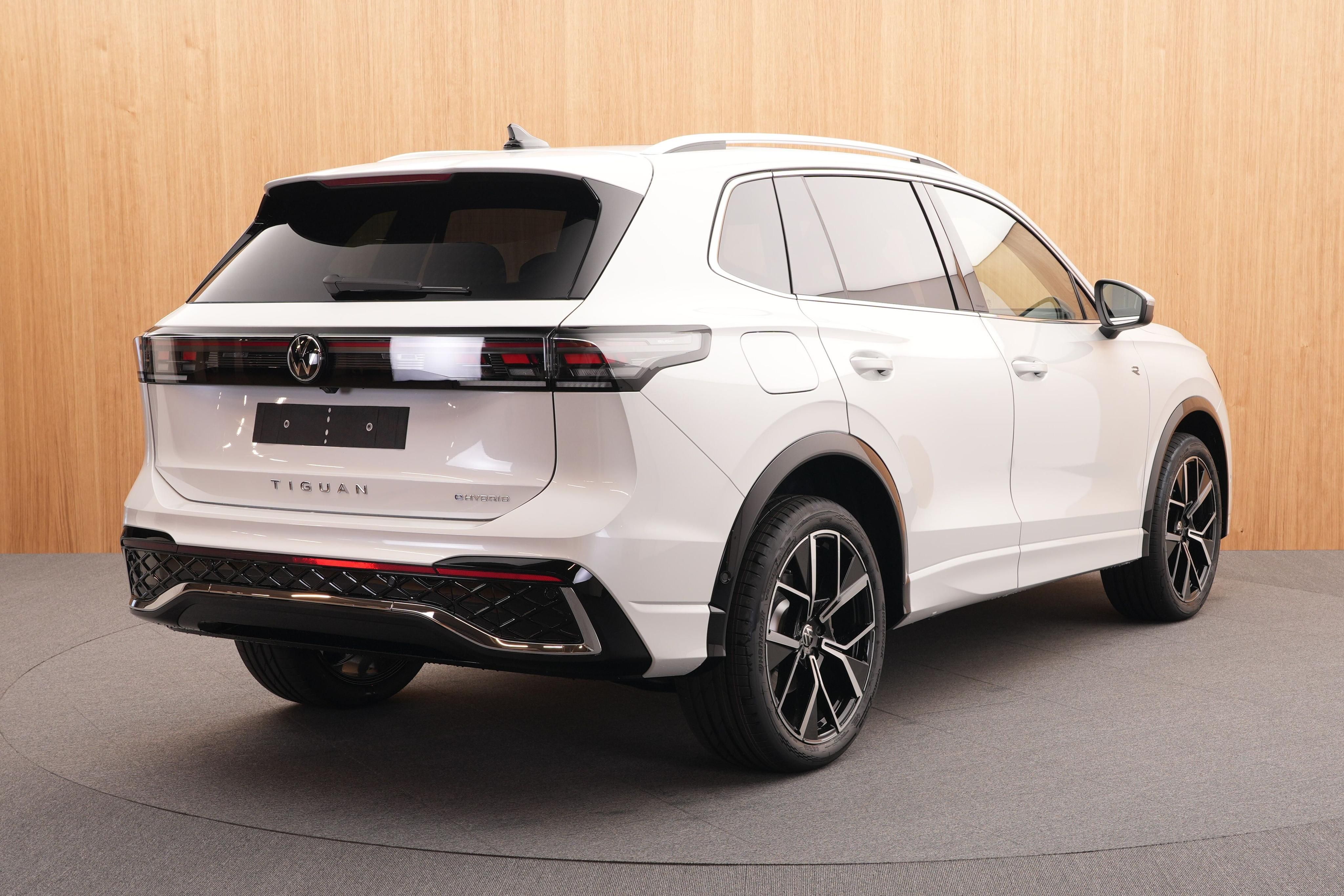 Volkswagen Tiguan, R-Line People Hybrid DSG - fotka 4