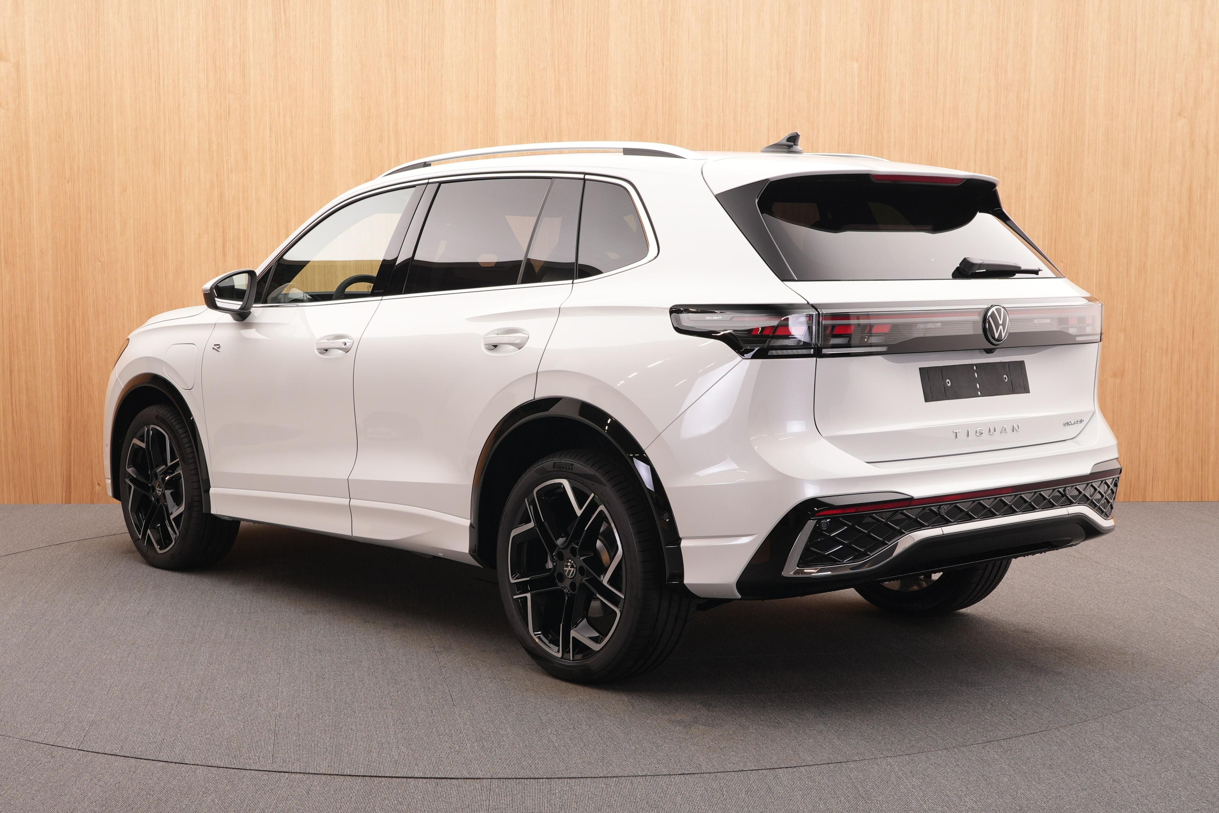 Volkswagen Tiguan, R-Line People Hybrid DSG - fotka 3