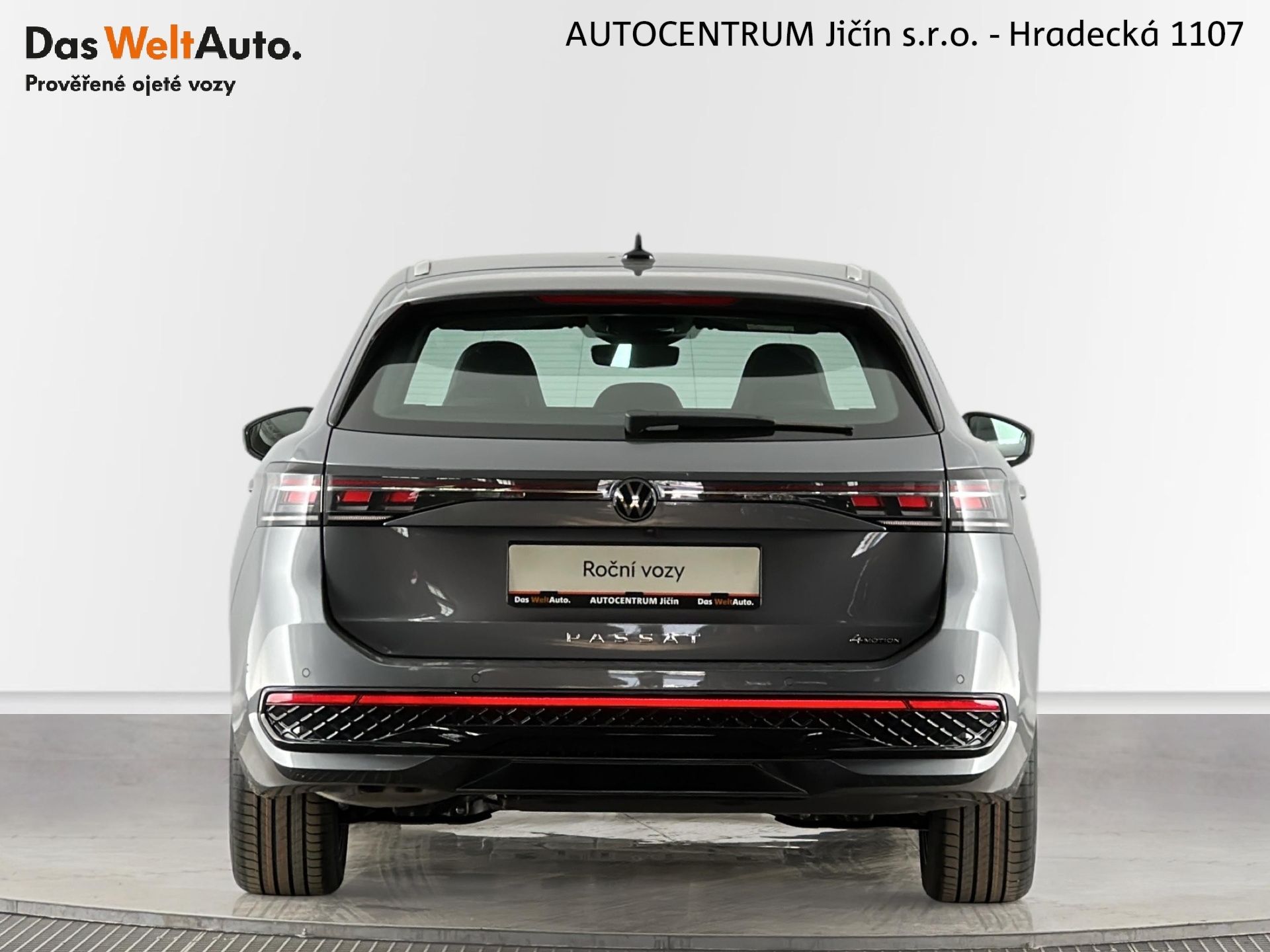 Volkswagen Passat, R-Line 2.0 TDI 142kW 4Motion D - fotka 6