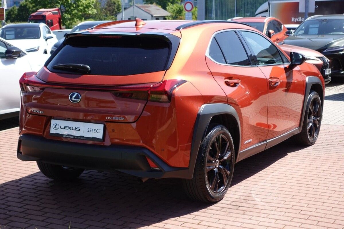 Lexus UX 250h, 250h 2,0iHSD CVT Special Editi - fotka 5