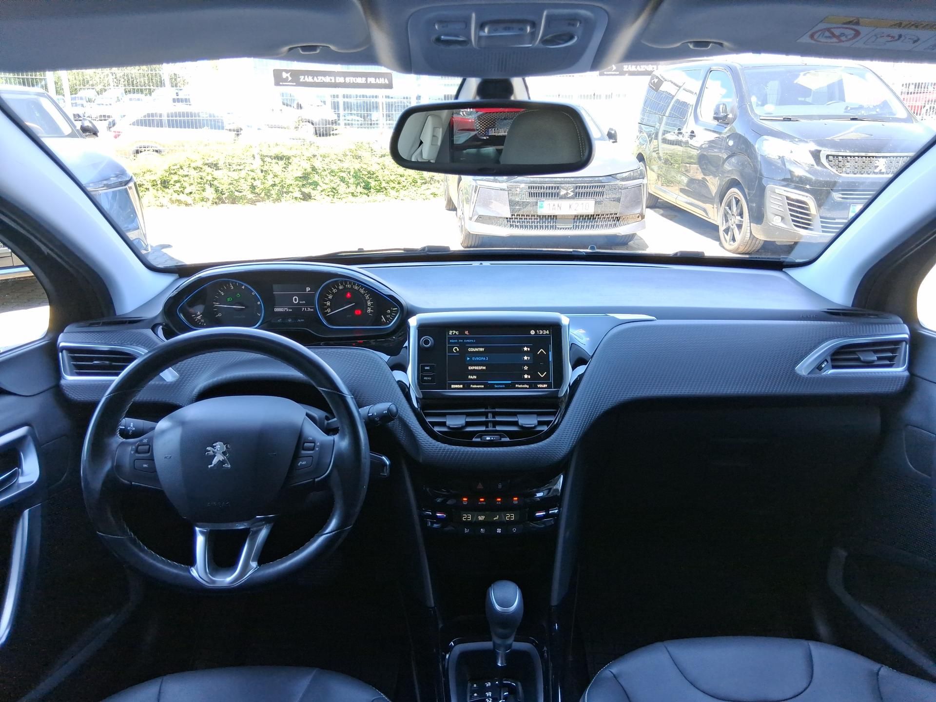 Peugeot 2008, ALLURE 1.2 PureTech 81 kW - fotka 2
