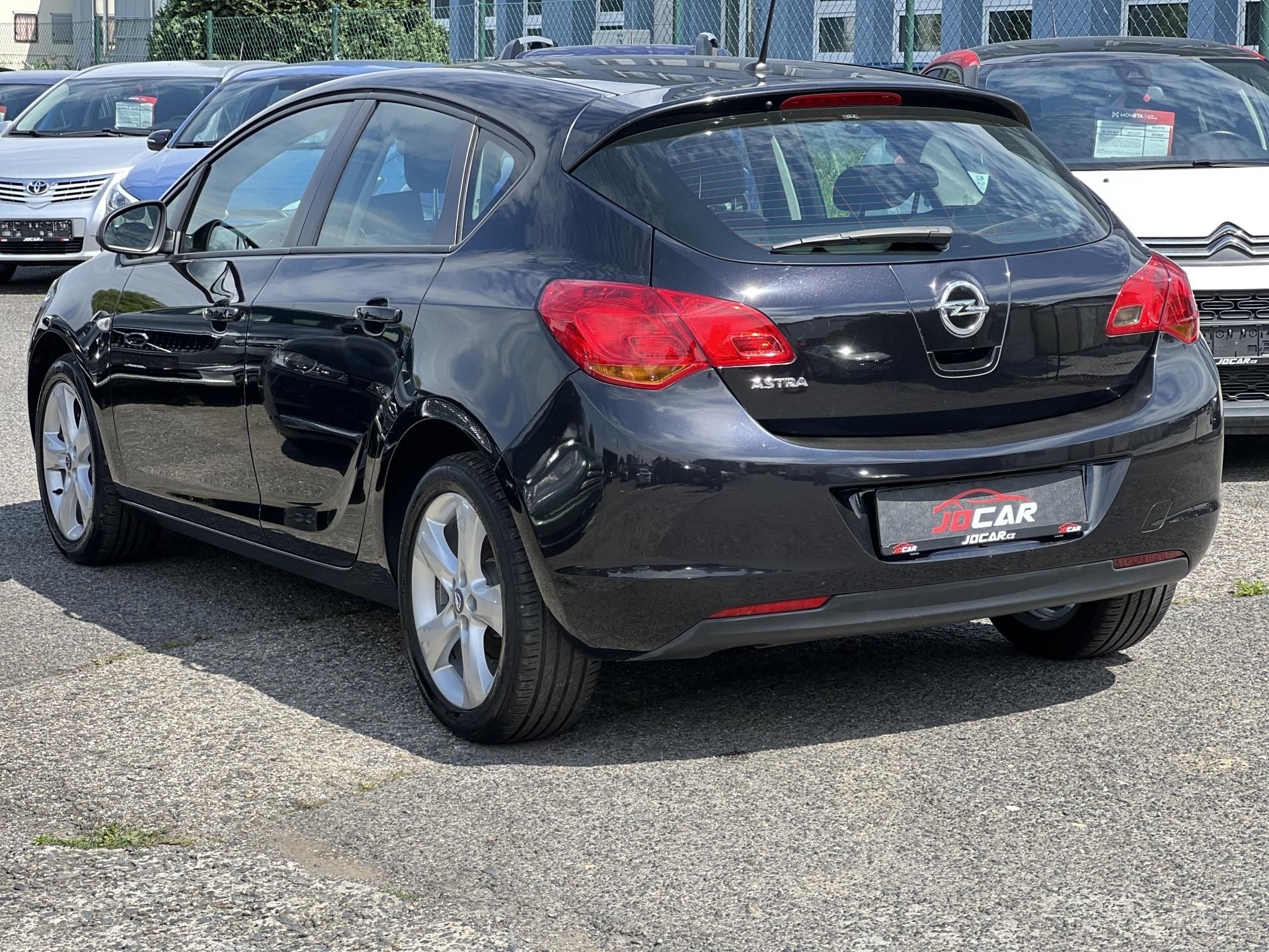 Opel Astra, 1.4i 16v KAMERA TEMPOMAT ALU - fotka 5