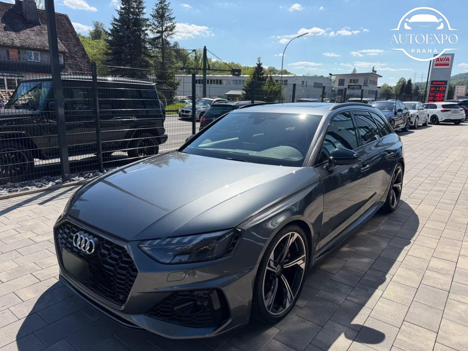 Audi RS4, Avant Quattro*1.HAND*PANO*B&O* - fotka 4