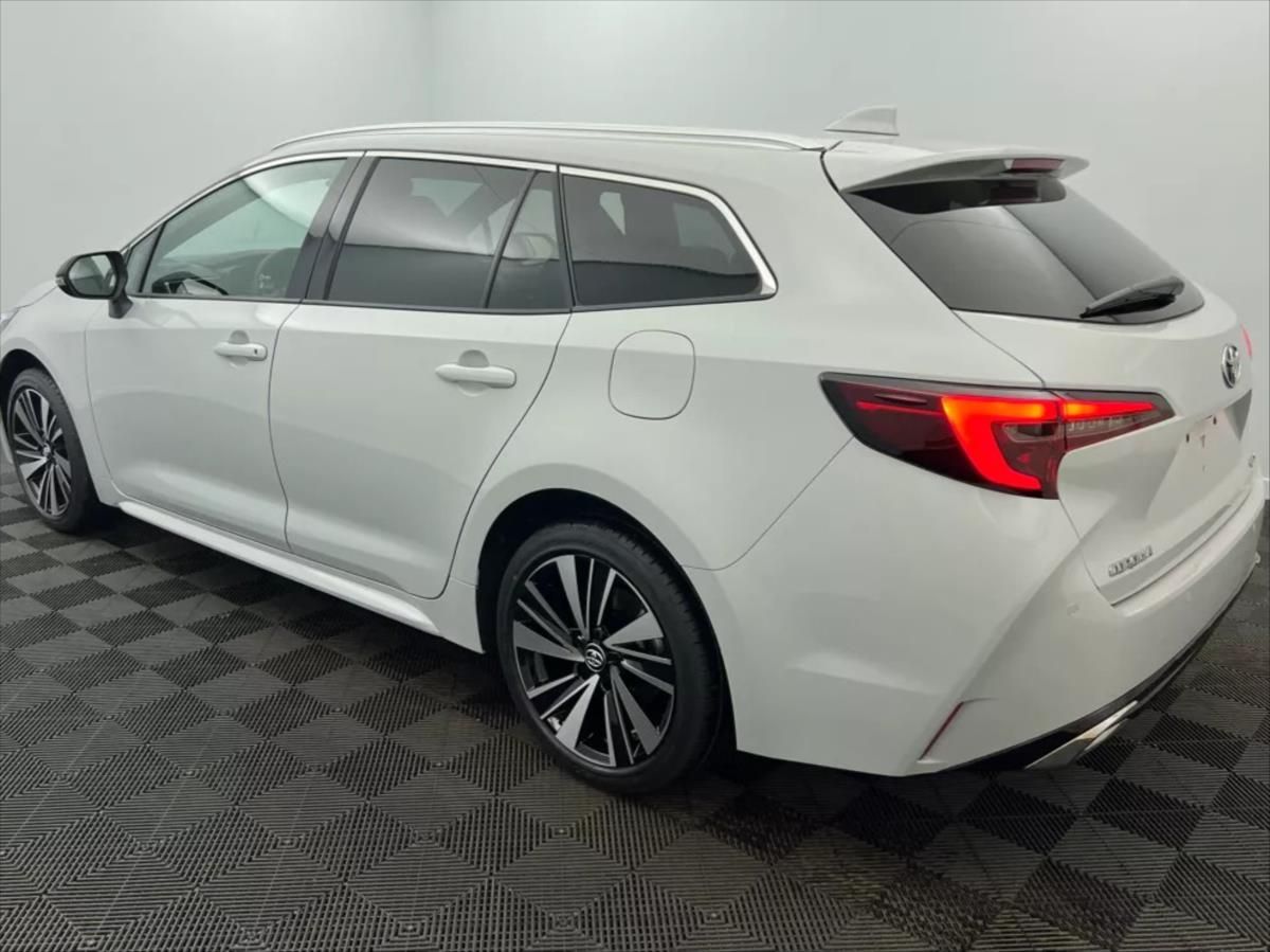 Toyota Corolla, 2,0   TS Style HEV - fotka 4
