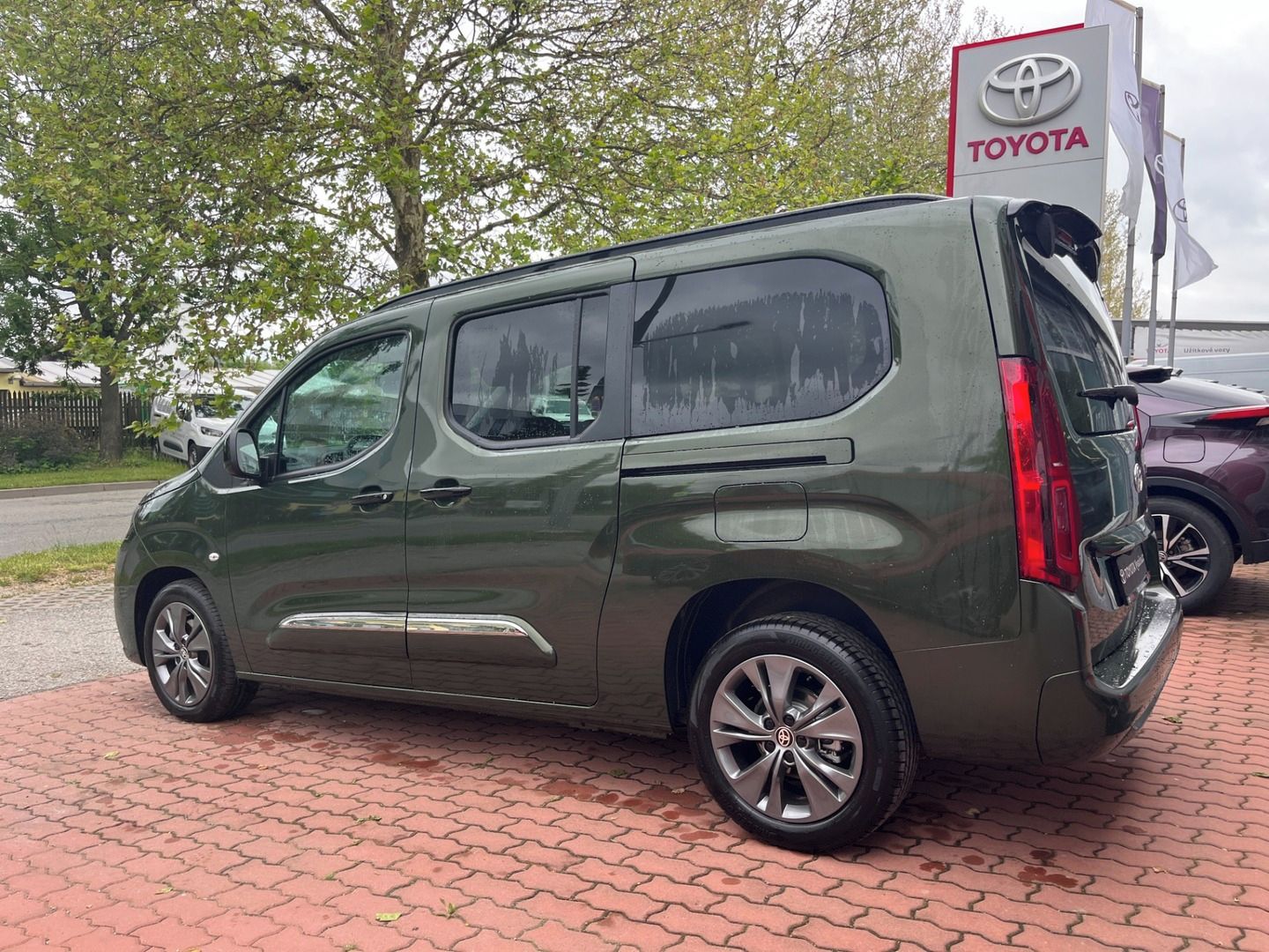 Toyota Proace City Verso, L2 - 1.5 nafta 130 koní manuál - fotka 3