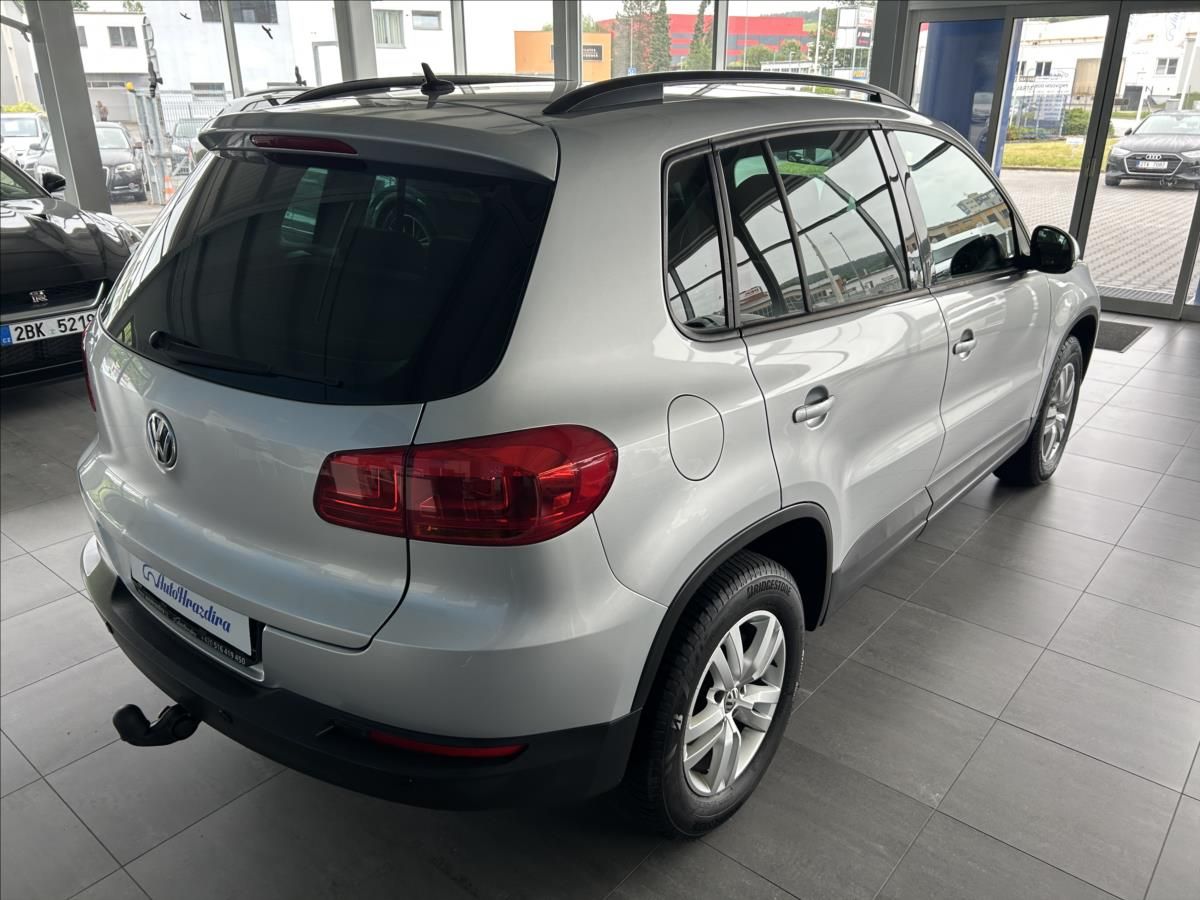 Volkswagen Tiguan, 2,0   TDI,1.MAJ,SERVISKA,TAŽNÉ - fotka 6