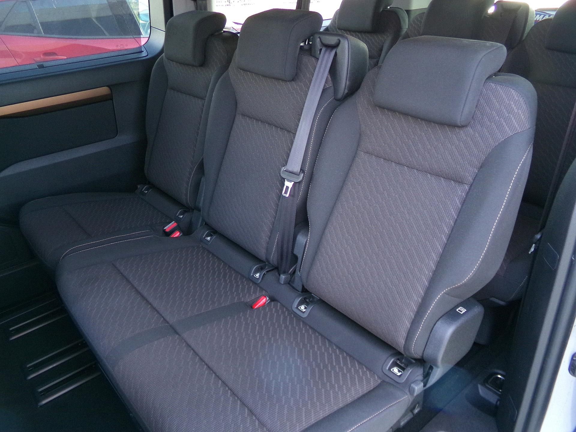 Toyota Proace Verso, L2 FAMILY 2.0 D-4D 130kW AT8 - fotka 6