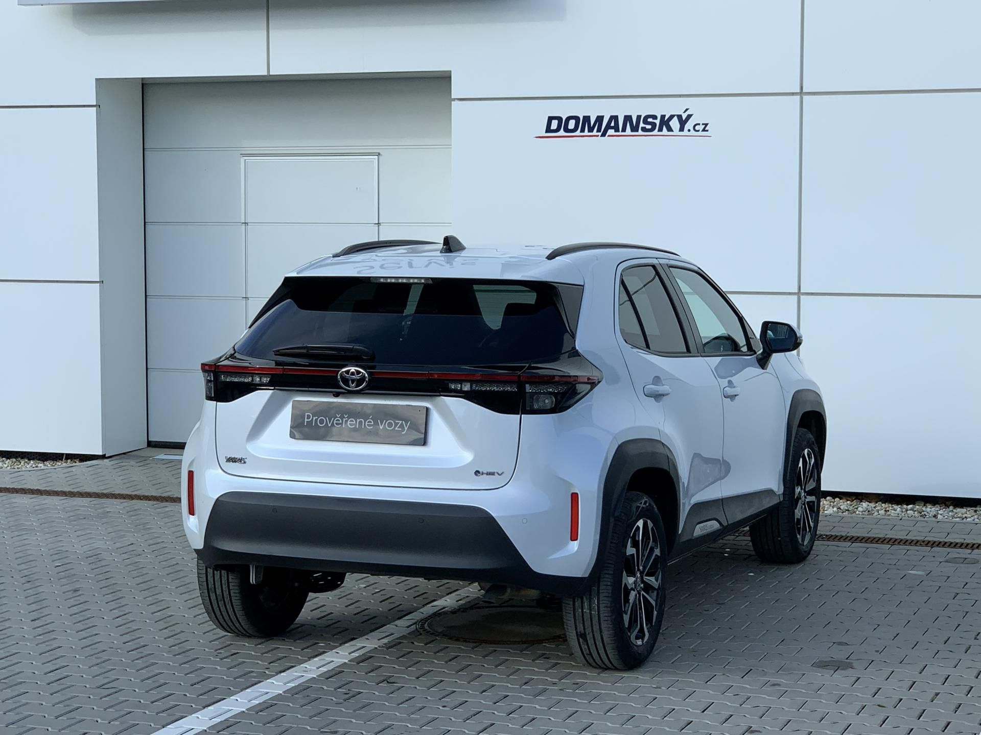 Toyota Yaris Cross, YARIS CROSS STYLE 1,5 HEV 96kW - fotka 3