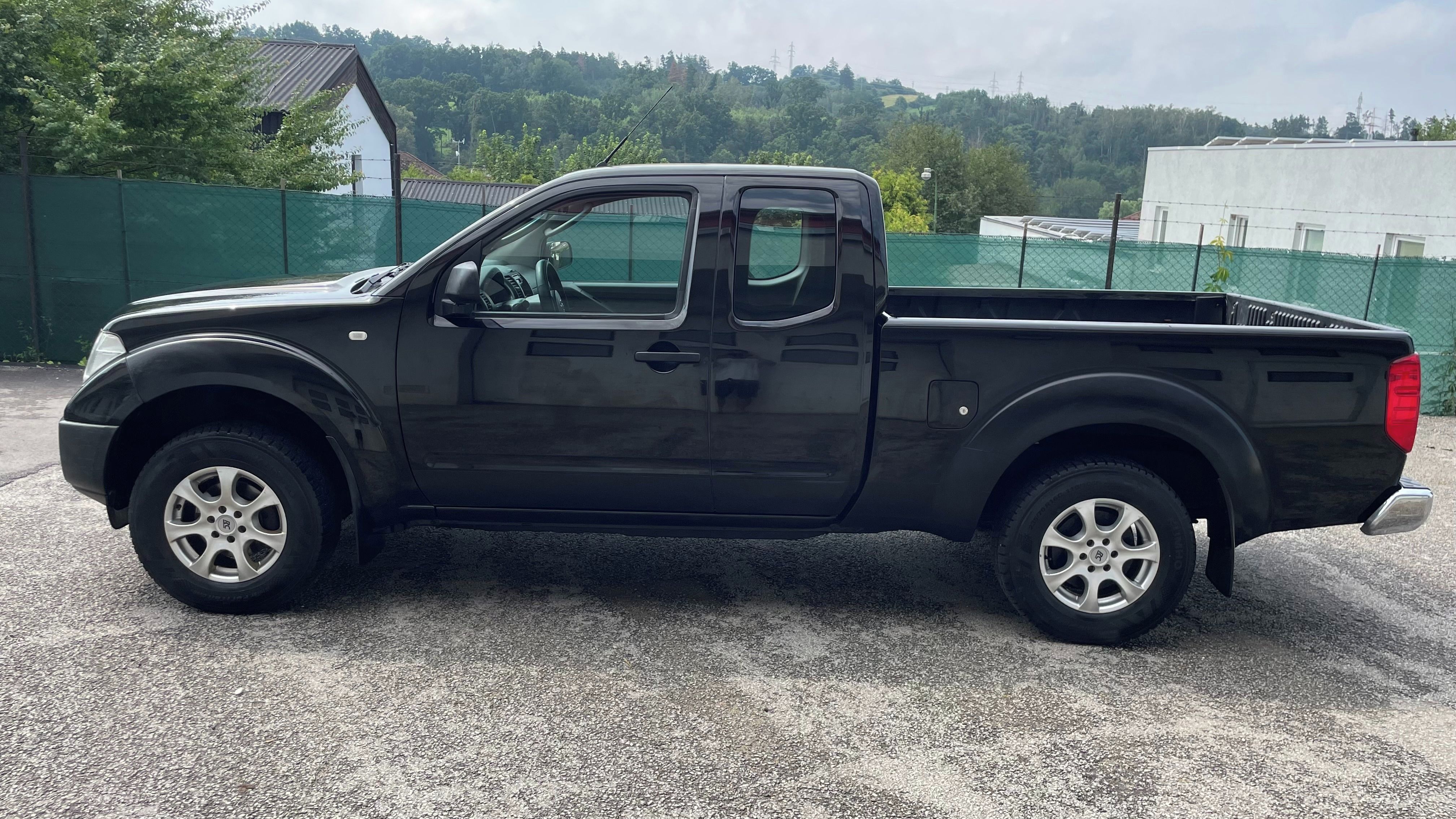 Nissan Navara, 2,5dci 128kW - fotka 4