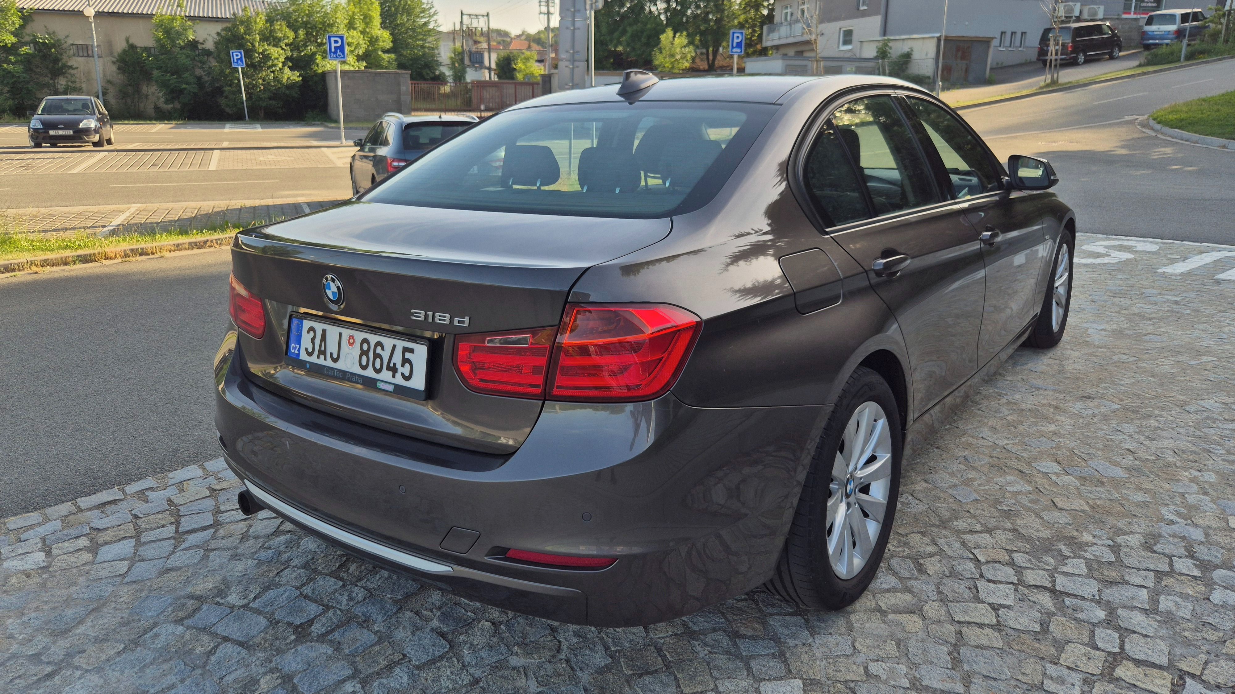 BMW Řada 3, 318d, 105 kW - fotka 5