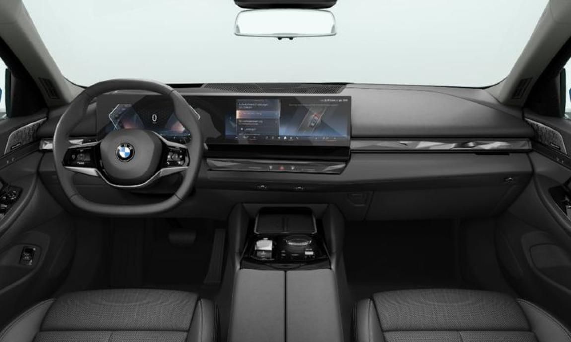 BMW Řada 5, 520d xDrive Touring - fotka 3