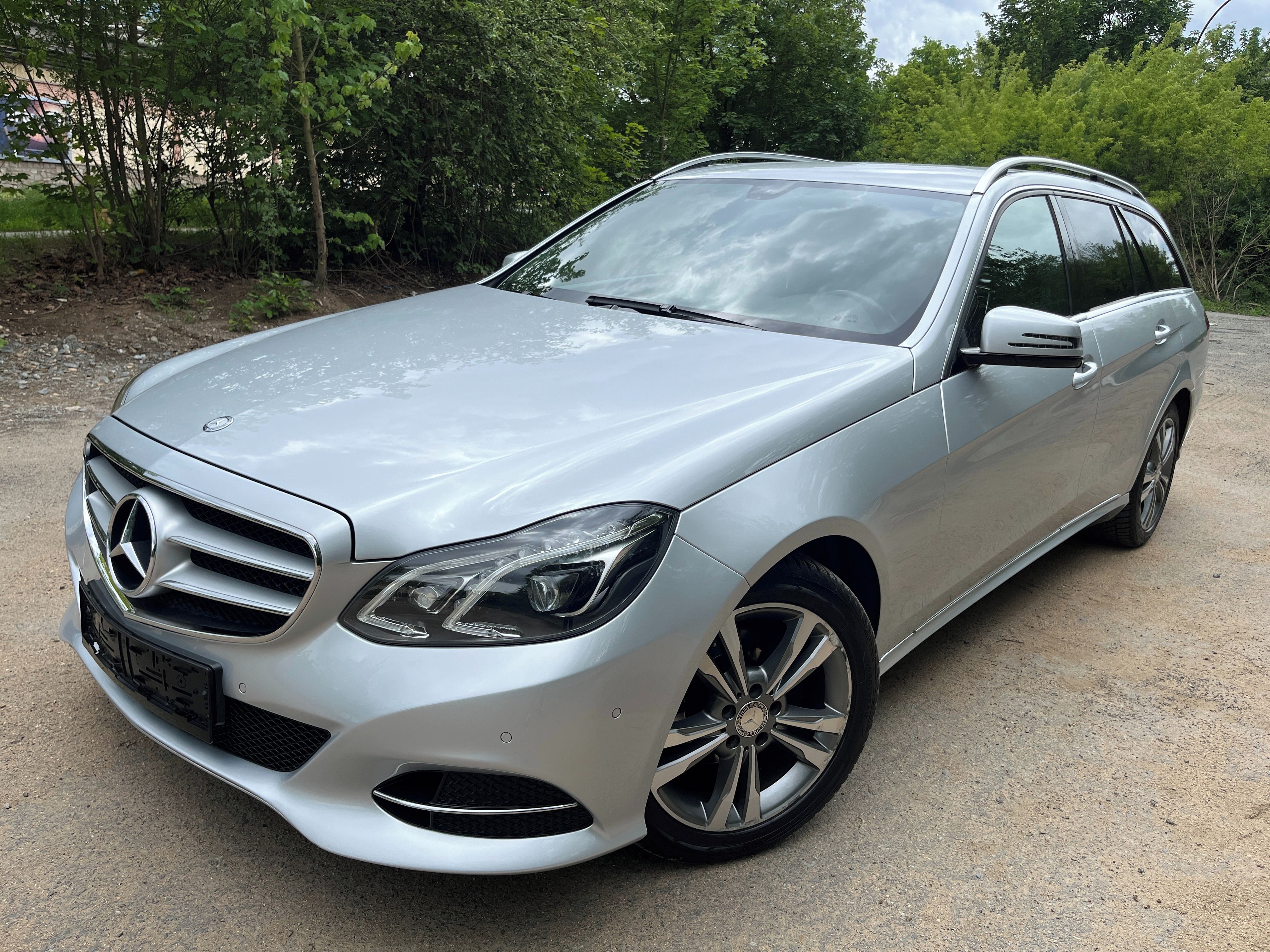 Mercedes-Benz Třídy E, E 200i 135kw 170.000km top - fotka 2