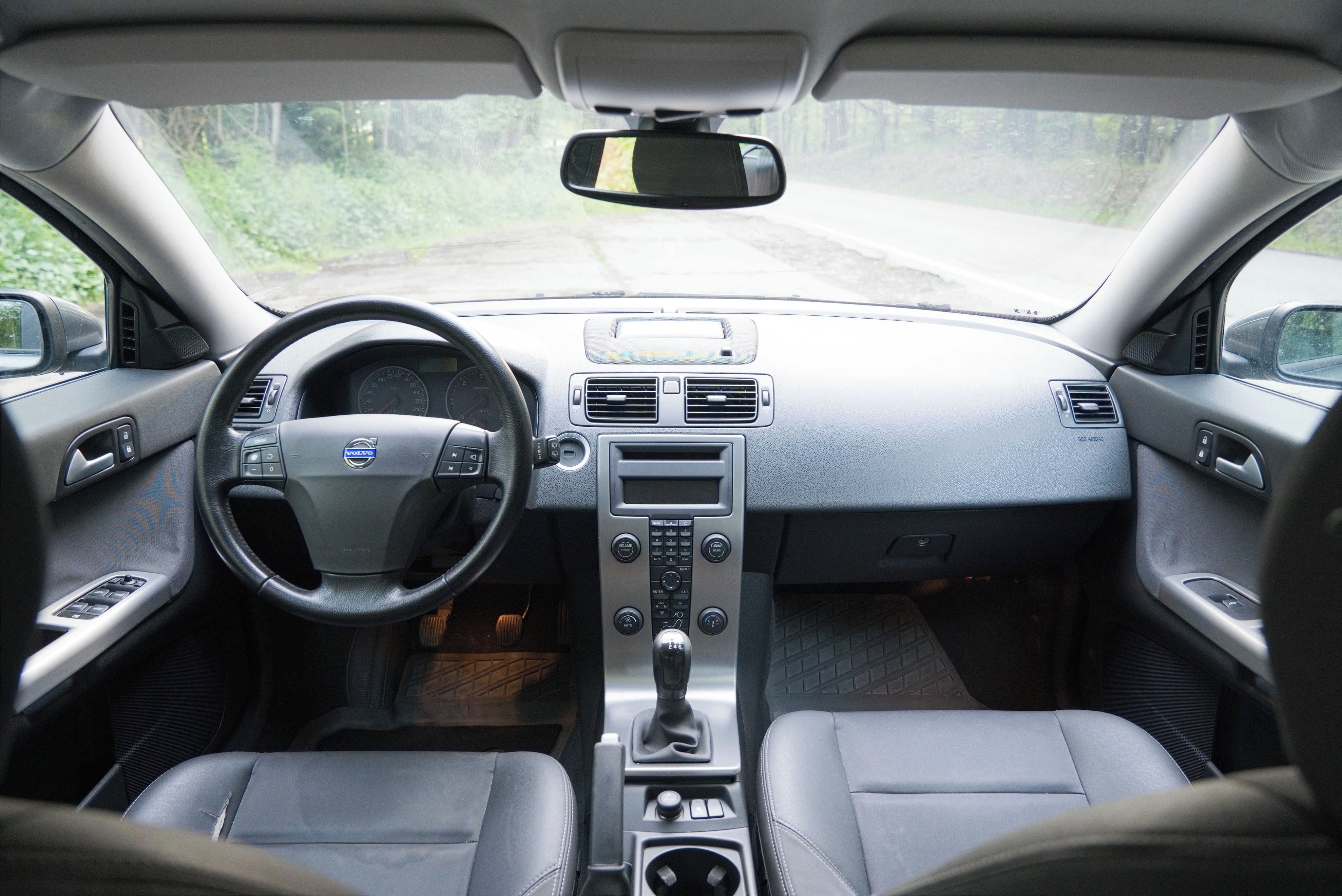 Volvo V50, 2.0D 100kW - fotka 4