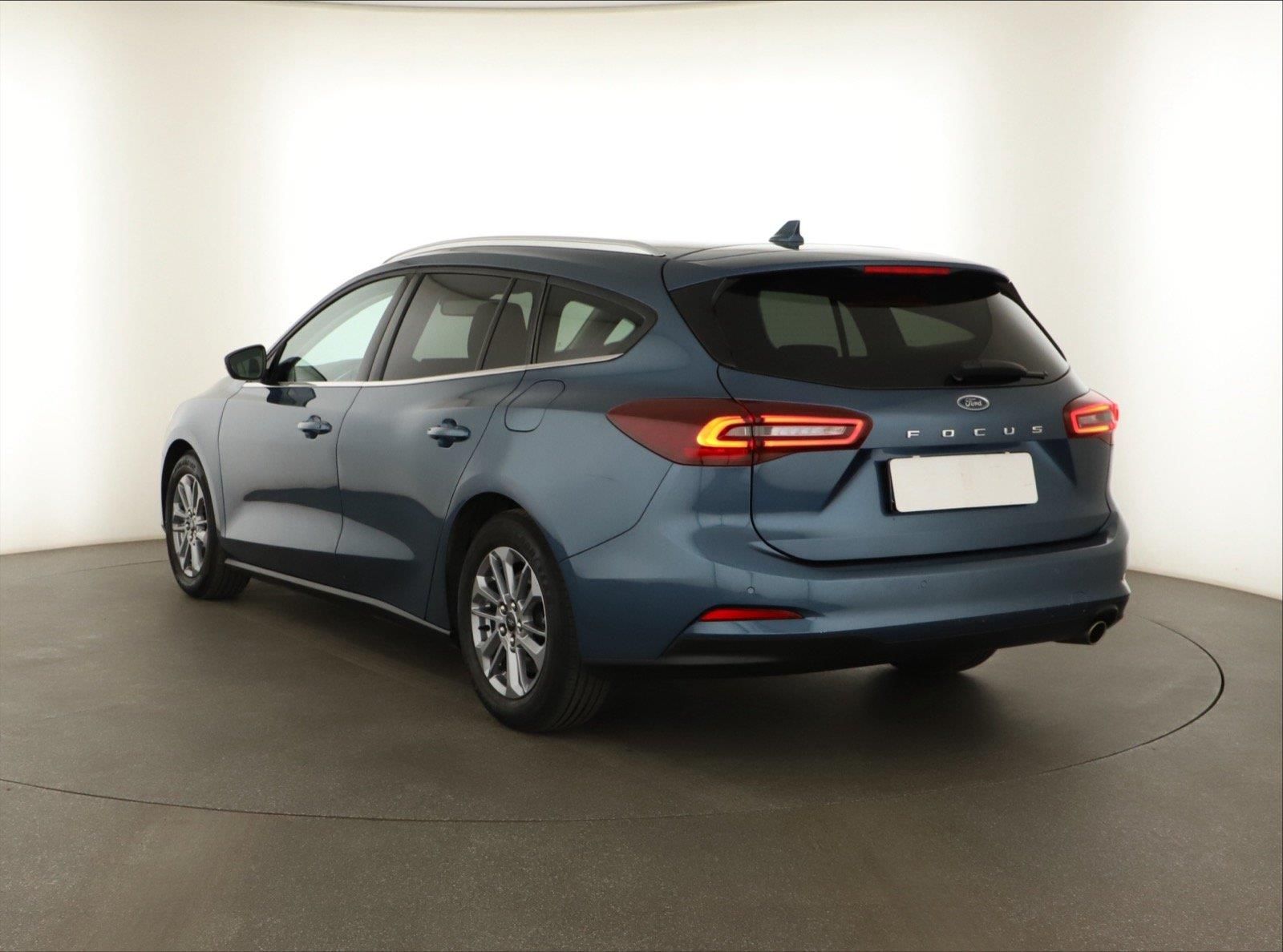 Ford Focus, 1.0 MHEV, Automat, ČR,1.maj - fotka 4