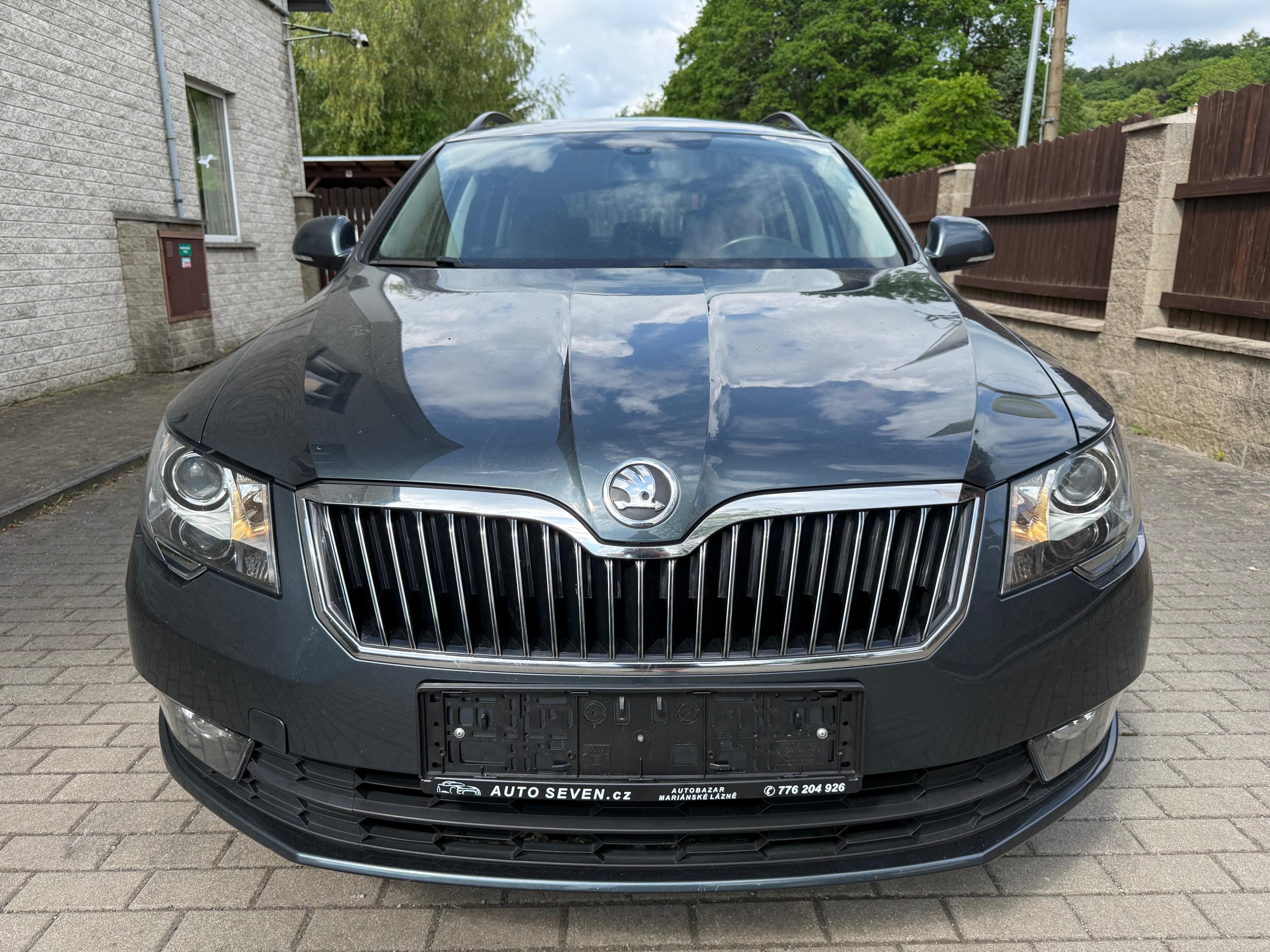 Škoda Superb, II FL 2.0 TDi 103kW COMBI AMBI - fotka 6
