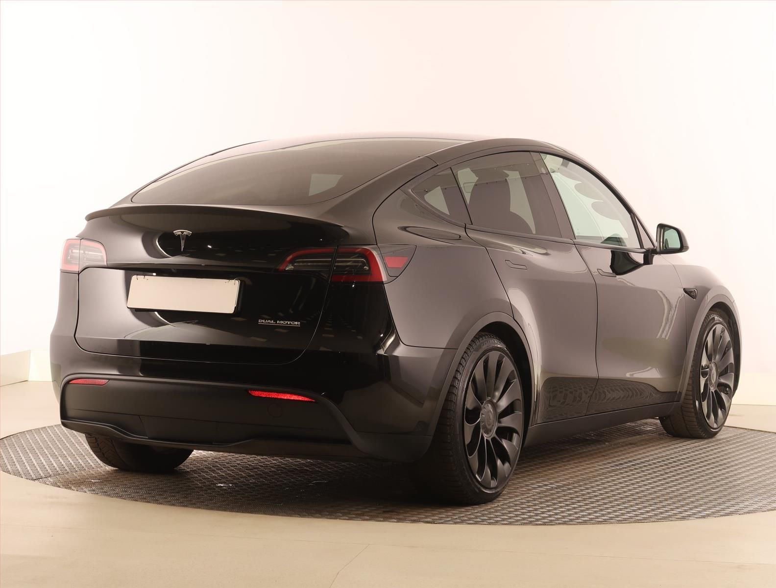 Tesla Model Y, Performance 79kWh, SoH 93% - fotka 5