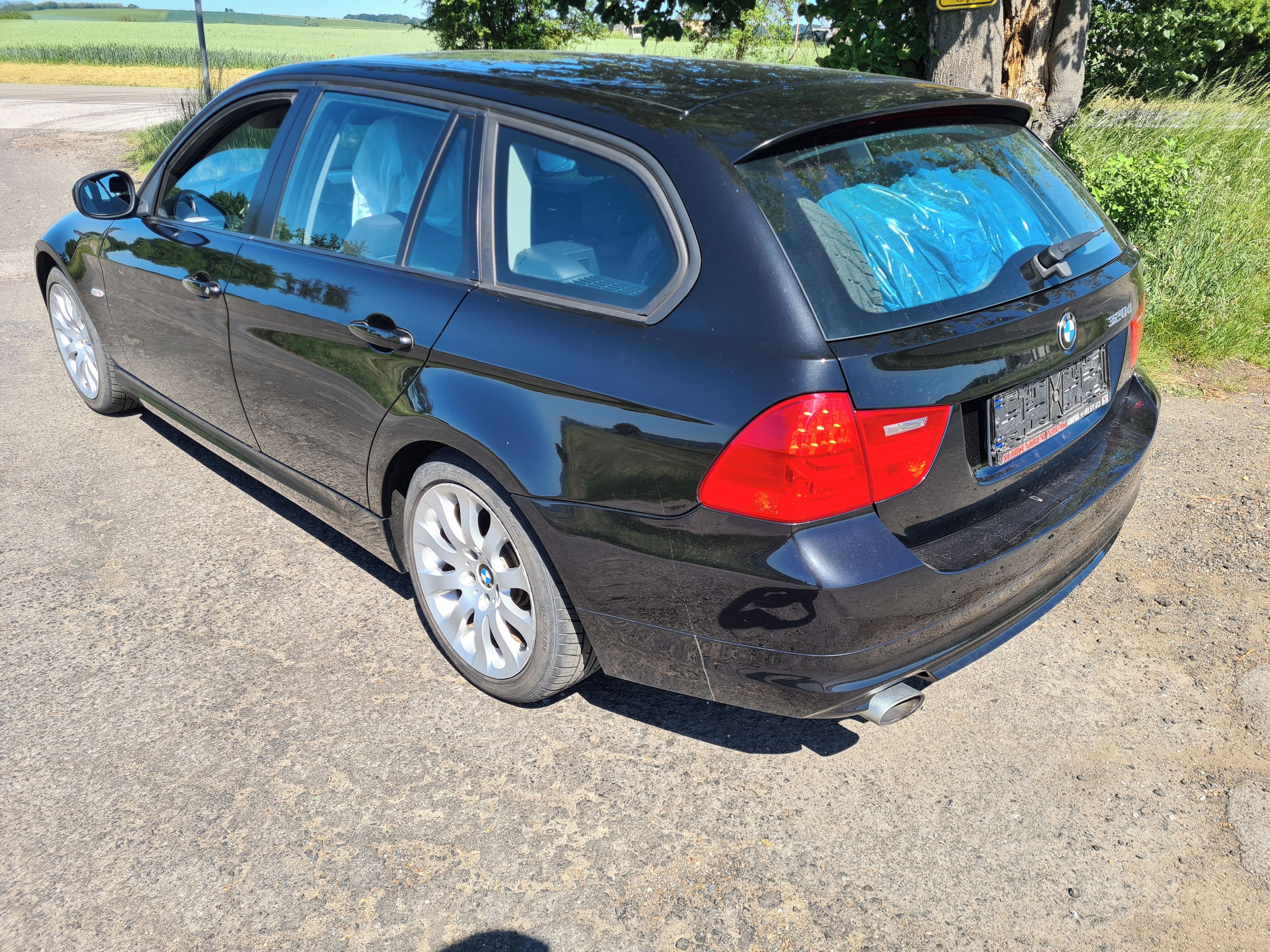 BMW Řada 3, 320d E91_130 kW Facelift - fotka 3