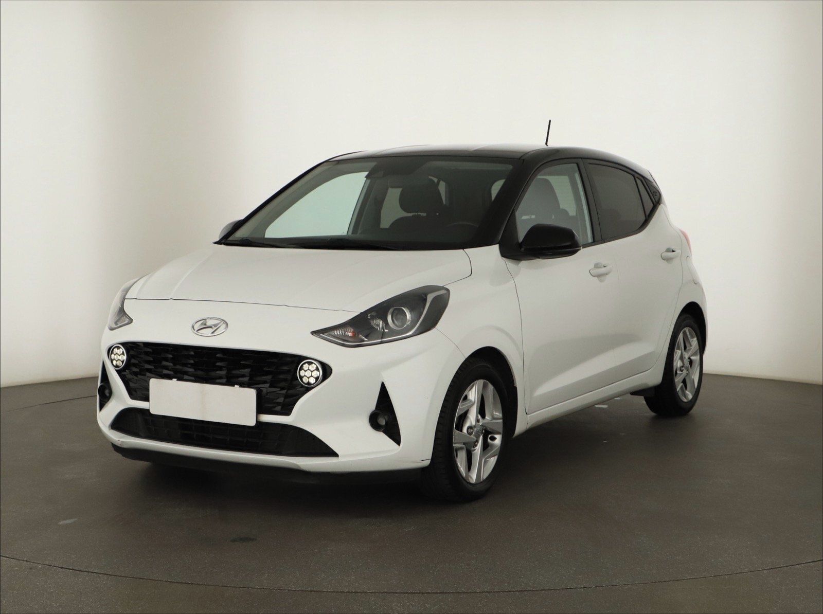 Hyundai i10, 1.0, ČR,1.maj - fotka 3