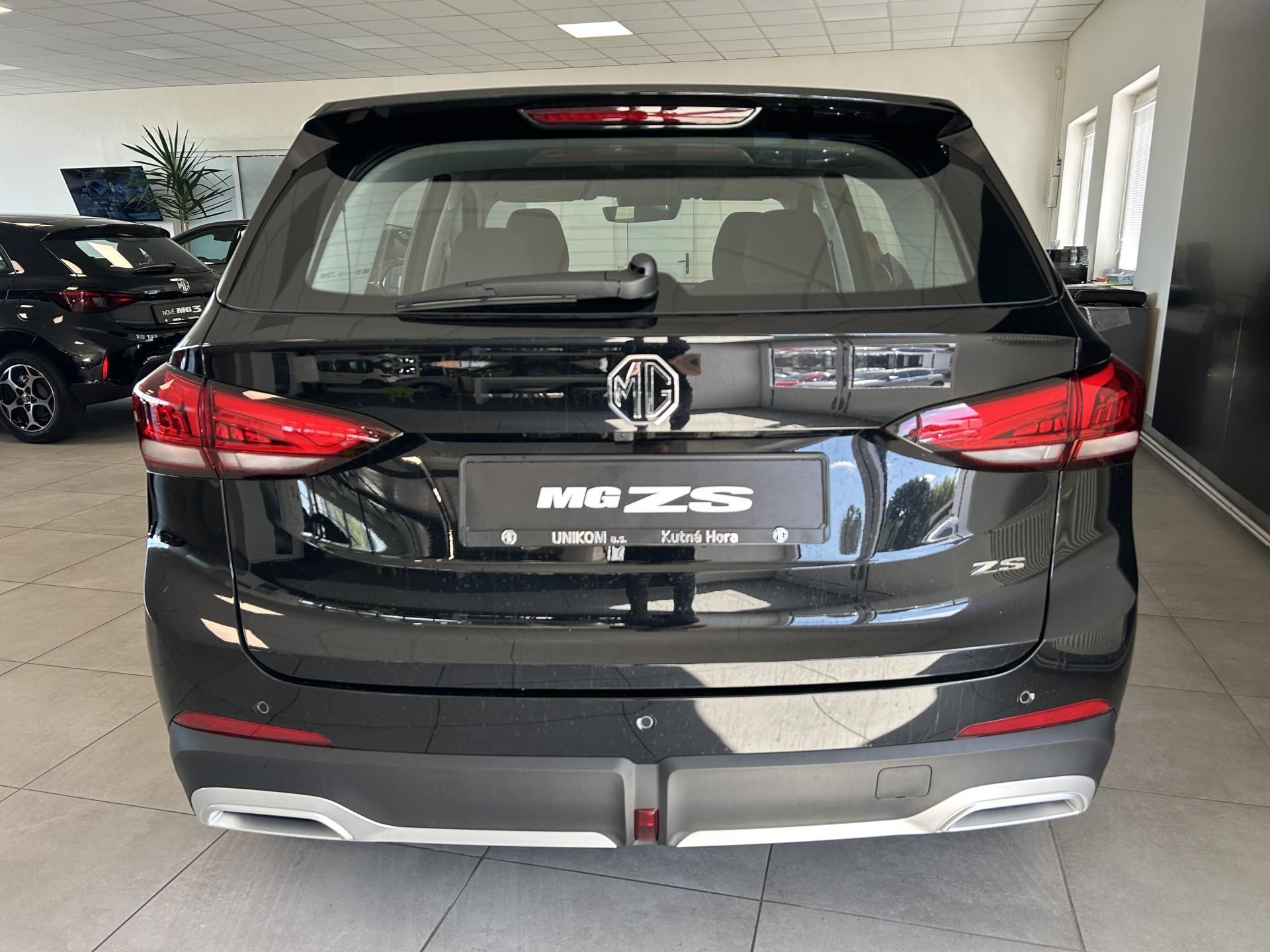MG ZS, 1,5 HEV ESSENTIAL - fotka 5