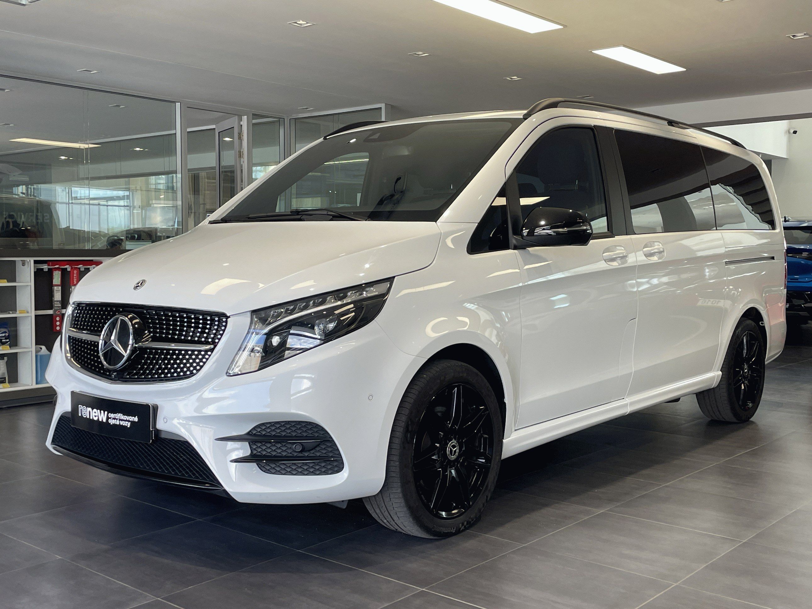 Mercedes-Benz Třídy V, 300D L Exclusive AMG 4Matic 7m
