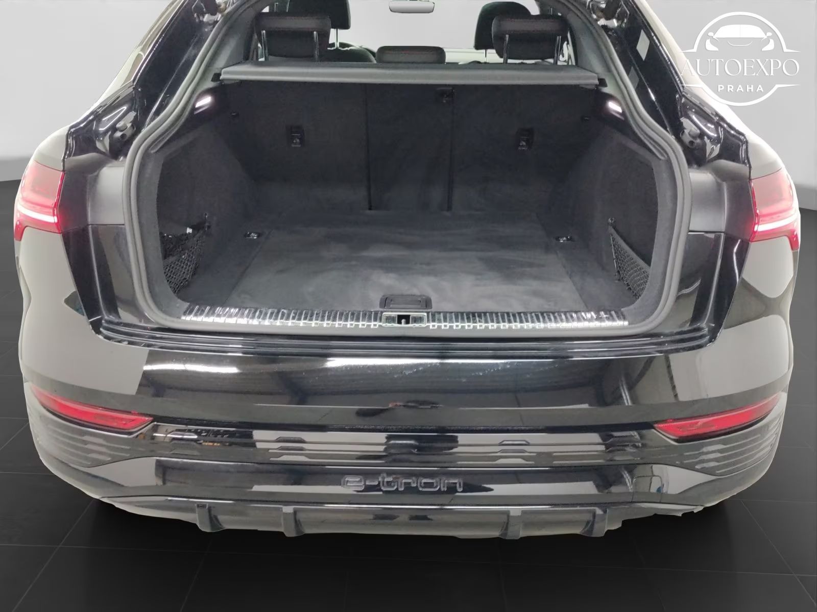 Audi Q8 e-tron, Q8 Sportback e-tron 2x S LINE - fotka 3