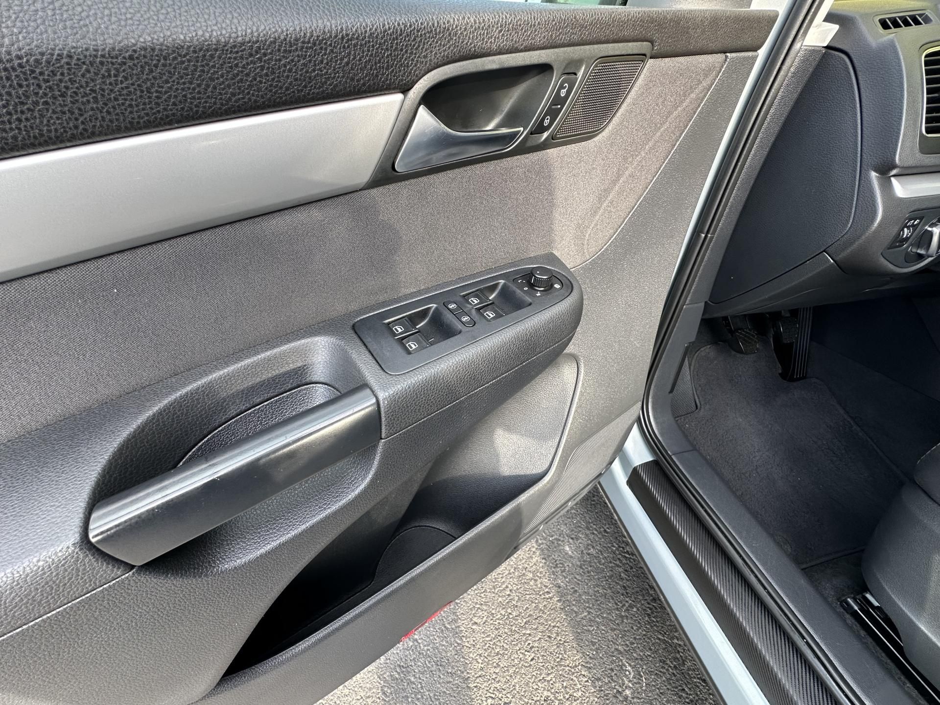 Volkswagen Sharan, 2.0TDI/103kW * 5.Míst * TZ - fotka 5