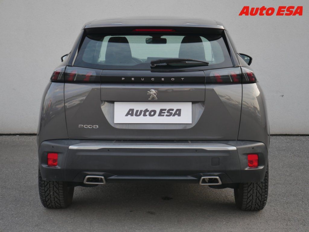 Peugeot 2008, 1.2 PT,2.maj,ČR - fotka 5