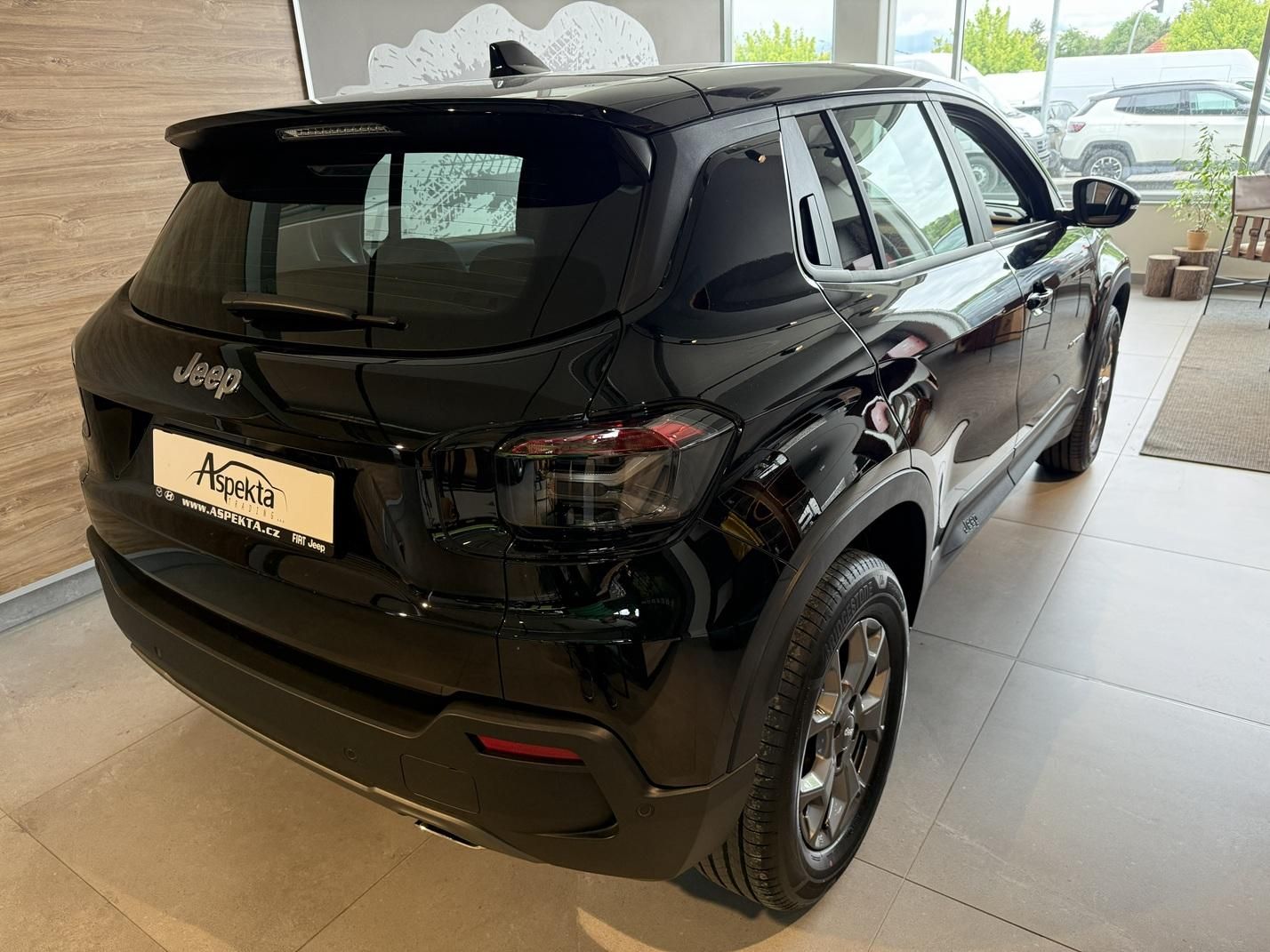 Jeep Avenger, Longitude 1.2 Turbo 100 MT6 - fotka 3