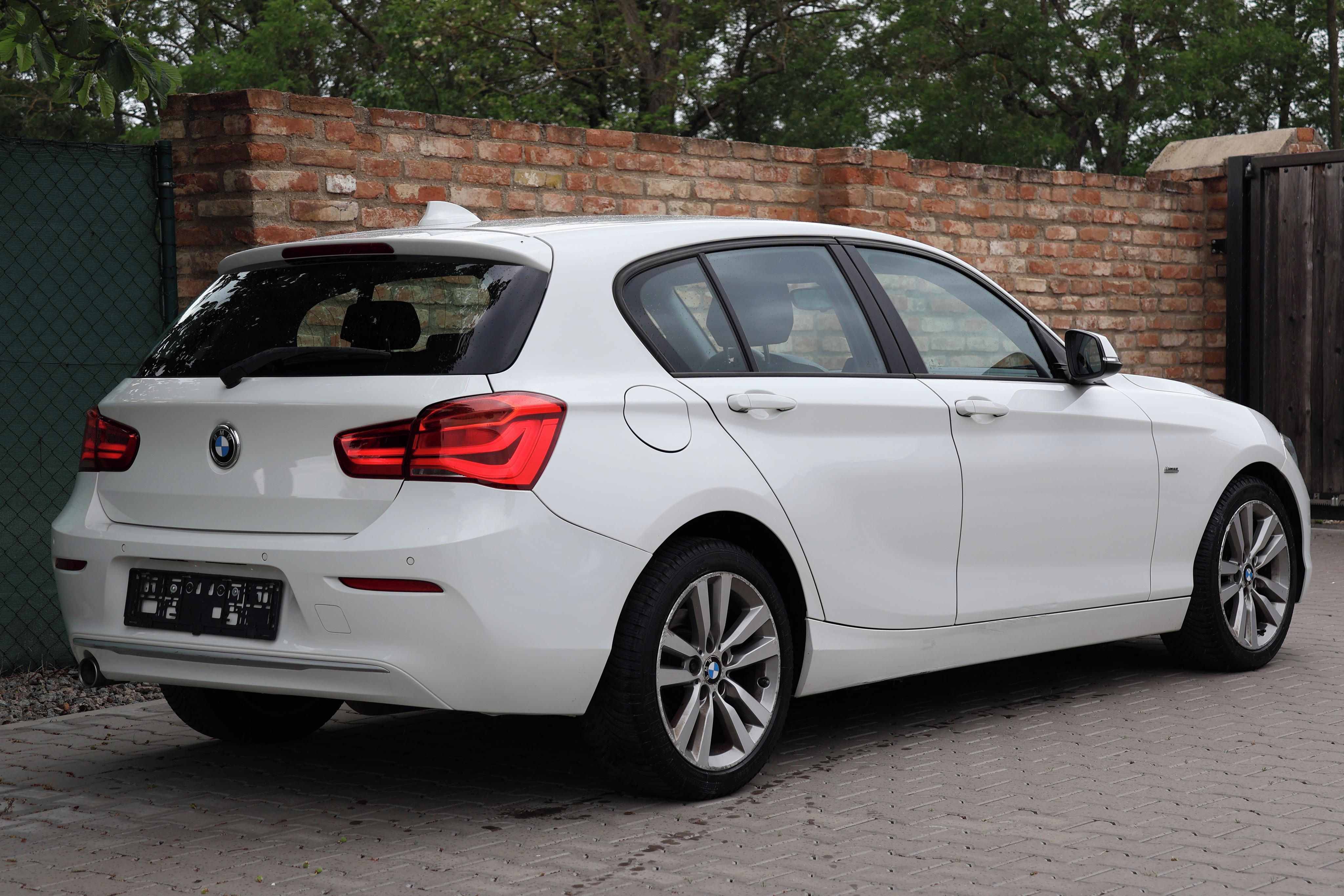 BMW Řada 1, 116d Luxury AT8° LED - fotka 4