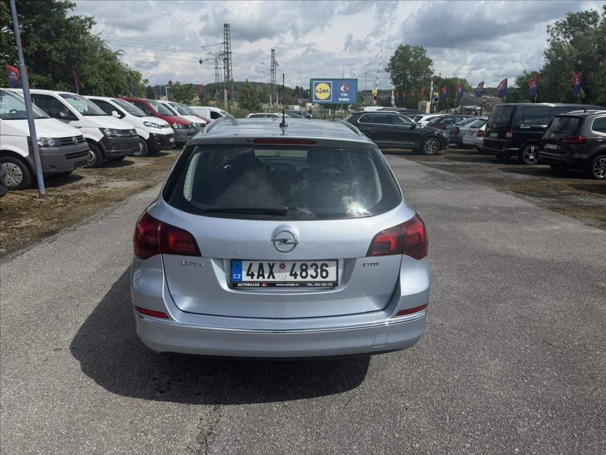 Opel Astra, 1,6 CDTi - fotka 6