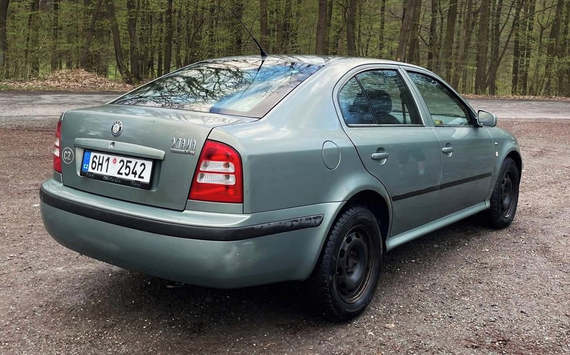 Škoda Octavia, Škoda Octavia 1.6 MPI - fotka 3