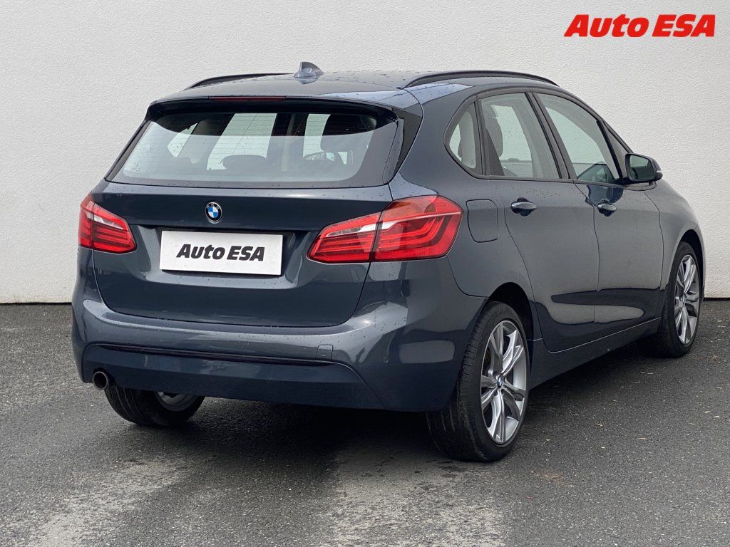 BMW Řada 2, 2.0 D 218 d,Sport,AT,navi - fotka 4