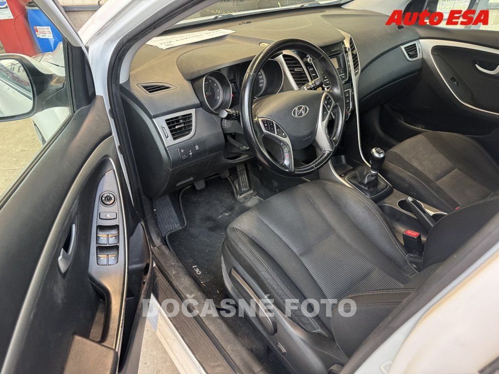 Hyundai i30, 1.6 GDi,ČR - fotka 3