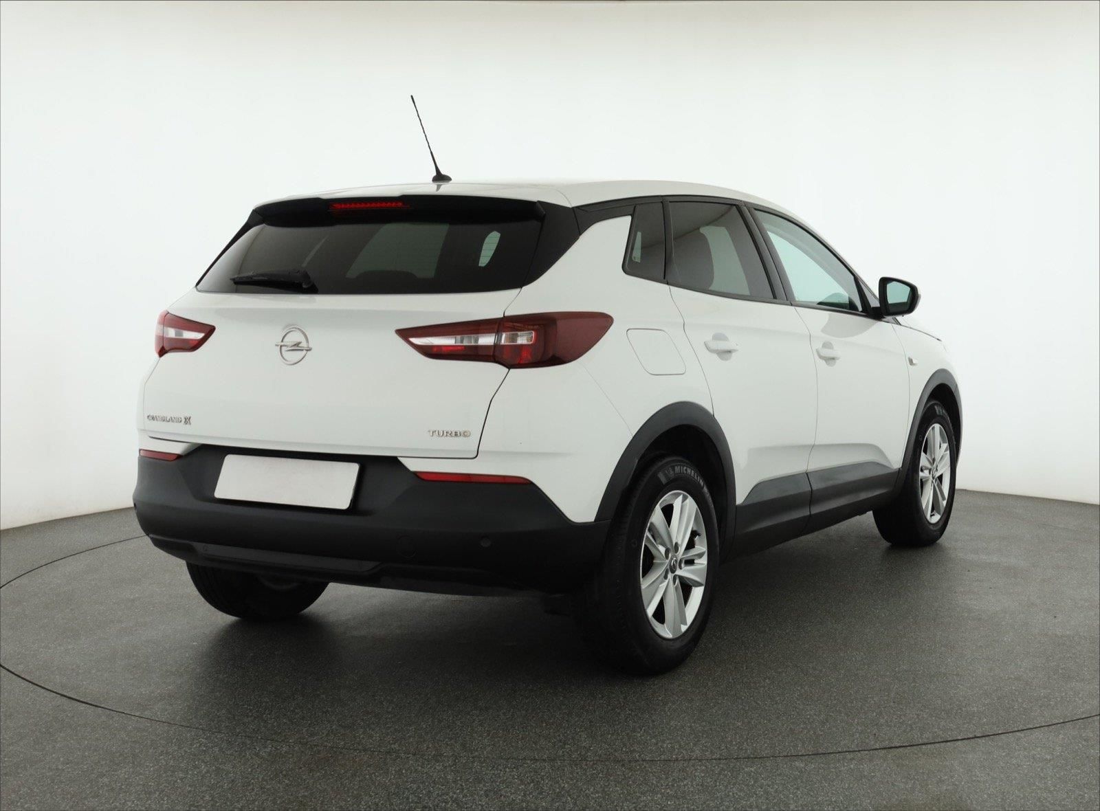 Opel Grandland X, 1.2 Turbo, Automatická klima - fotka 4