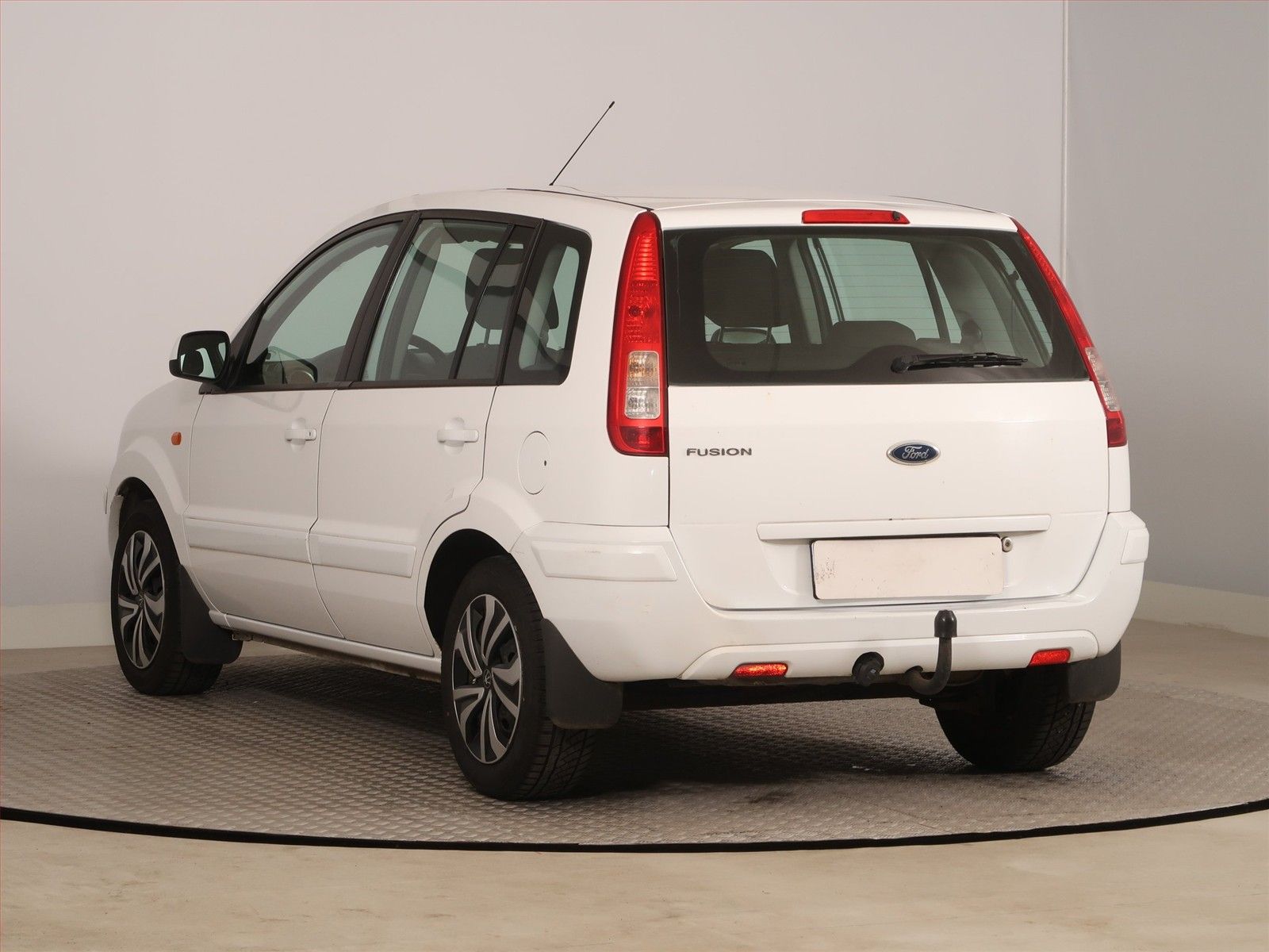 Ford Fusion, 1.4, Tažné, slušný stav - fotka 4