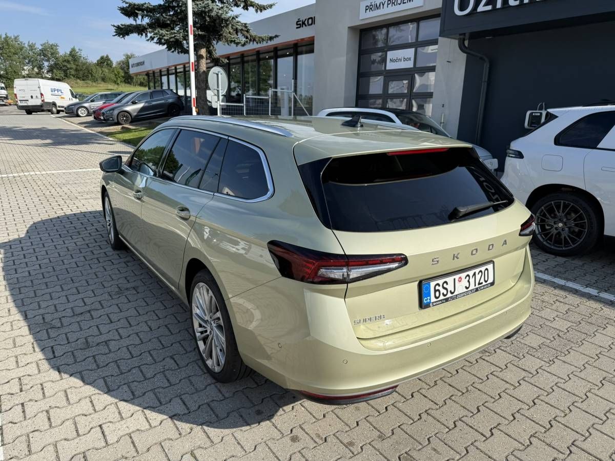 Škoda Superb, Combi L&K 2,0 TDI 110kW DSG7/. - fotka 3