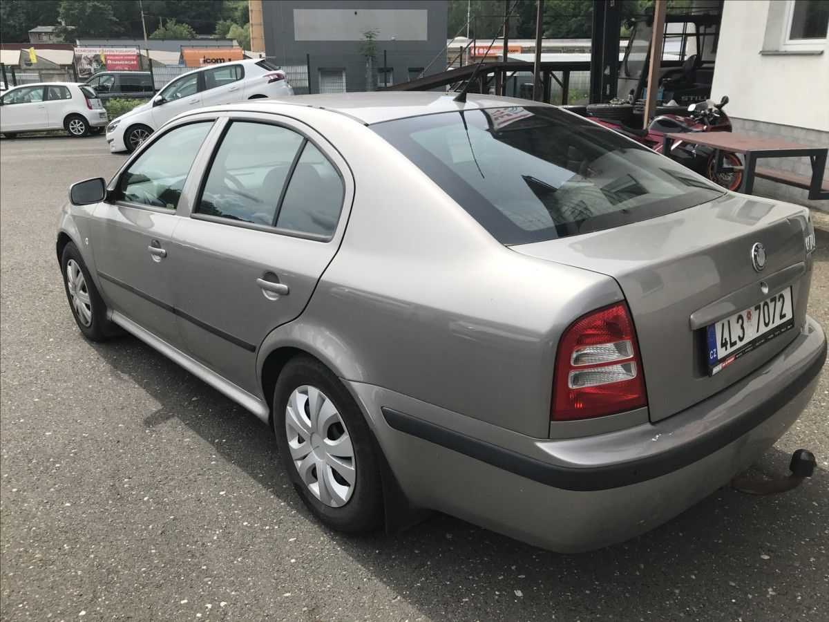 Škoda Octavia, 1,6 MPi 75kW AC - fotka 6